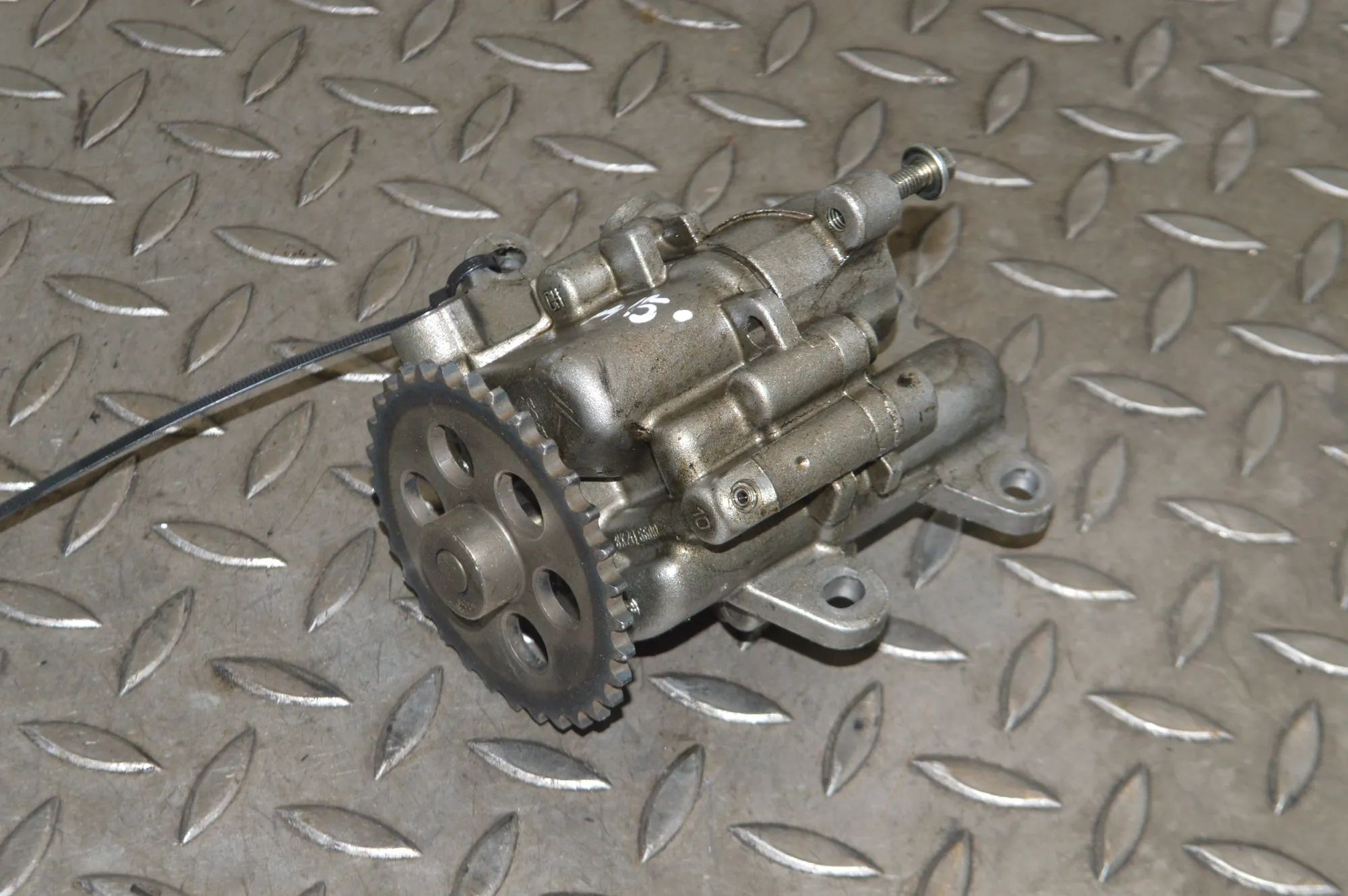 Ford Transit Connect / Tourneo Connect Oil Pump Oil pump — FORD TRANSIT Van (2006-2013) — bk2q-...