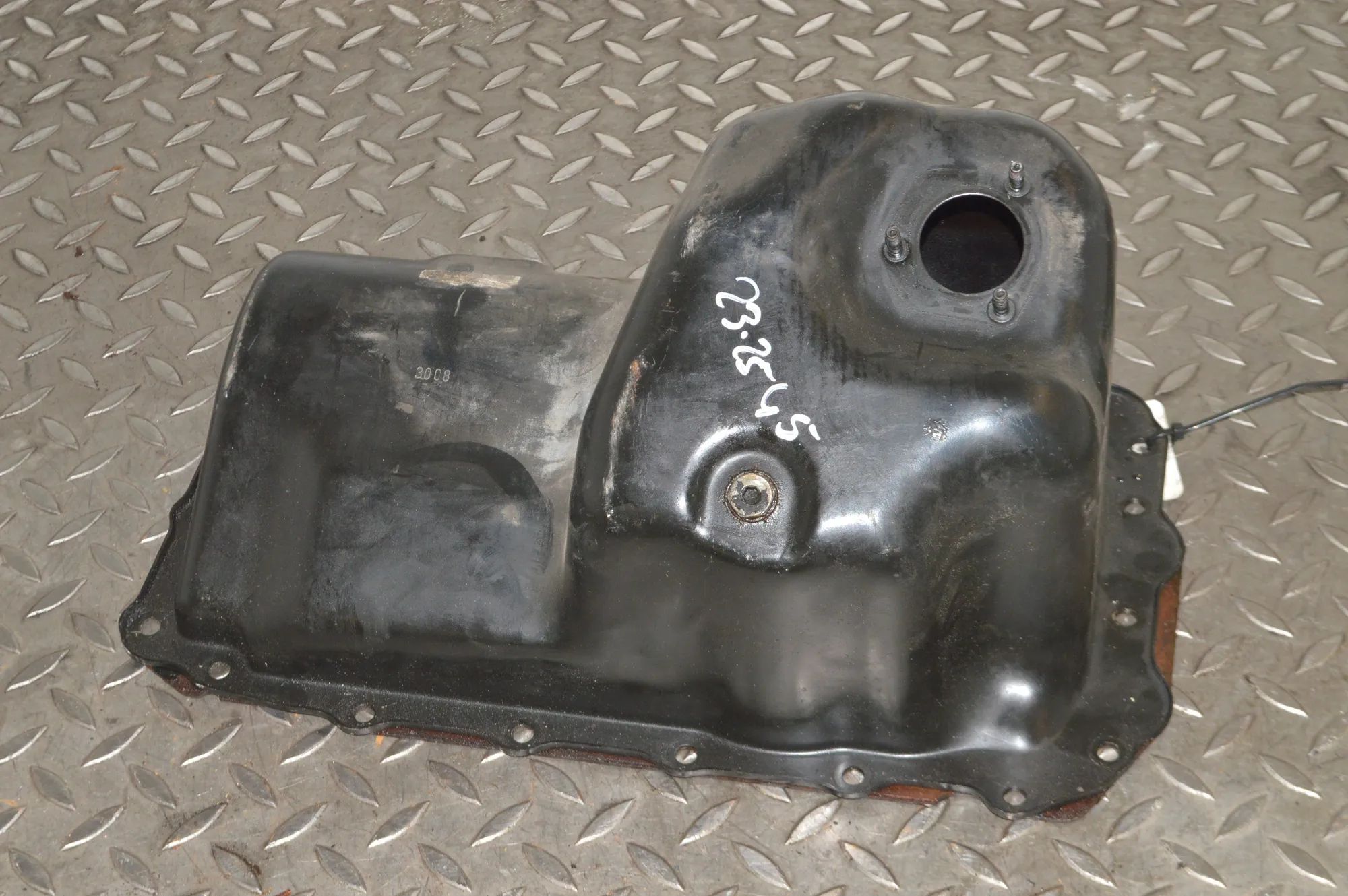 BMW 3 (E46) Oil sump Oil sump — BMW 3 E90 (2004-2011)

Generation: 3...