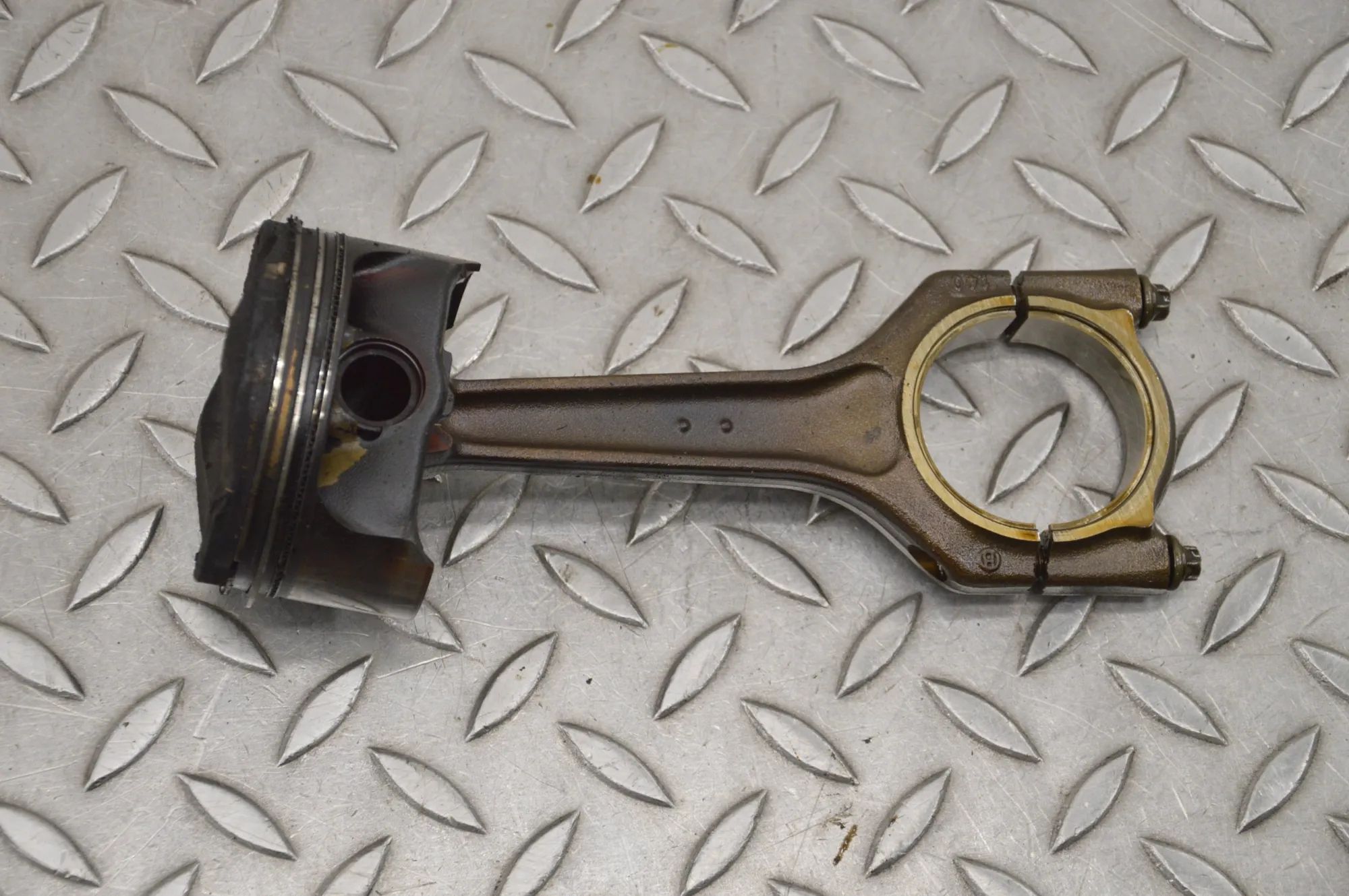 BMW 5 (E60 / E61) Piston Piston — BMW 5 E60 (2001-2010) — 092

Part code...