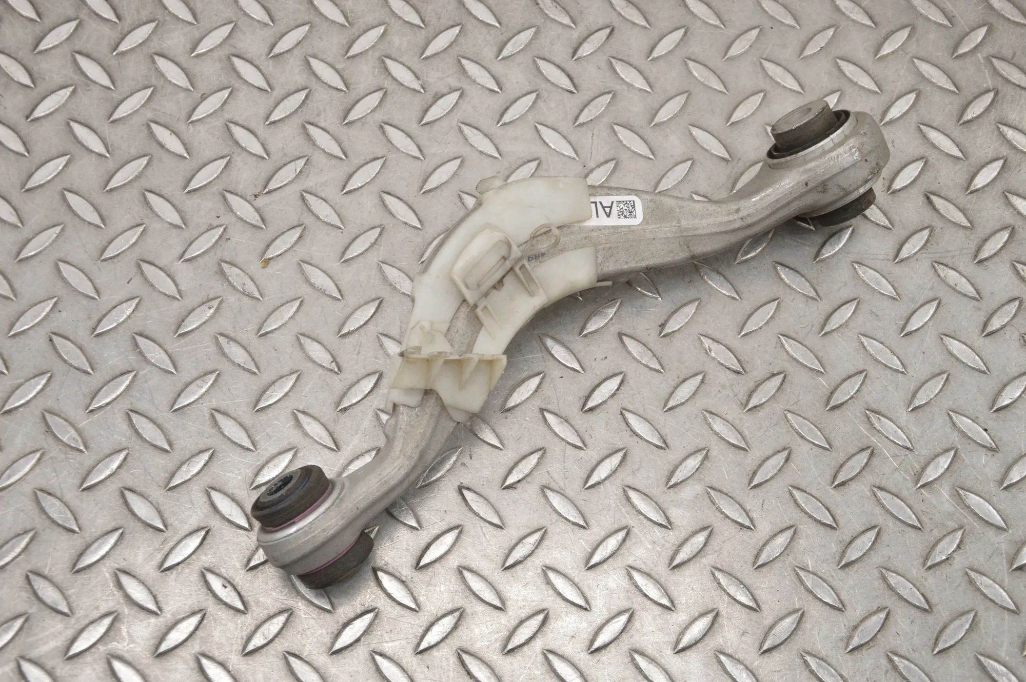BMW 5 (G30 / G31) Rear Left Control Arm Rear Left Control Arm — BMW 5 G30 (2016-PRESENT...