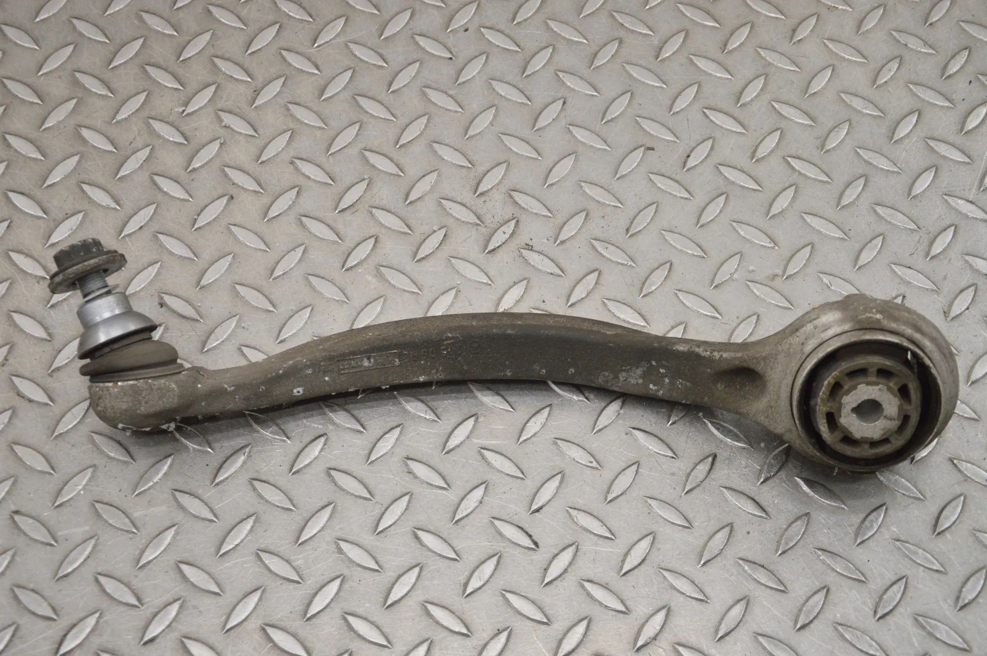 Mercedes-Benz S Coupe (C217) Front Right Curved Control Arm Front Right Curved Control Arm — MERCEDES BENZ ...