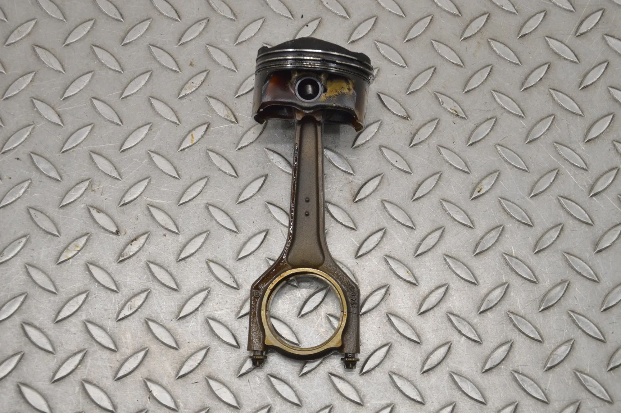 BMW 5 (E60 / E61) Piston Piston — BMW 5 E60 (2001-2010) — 092

Part code...