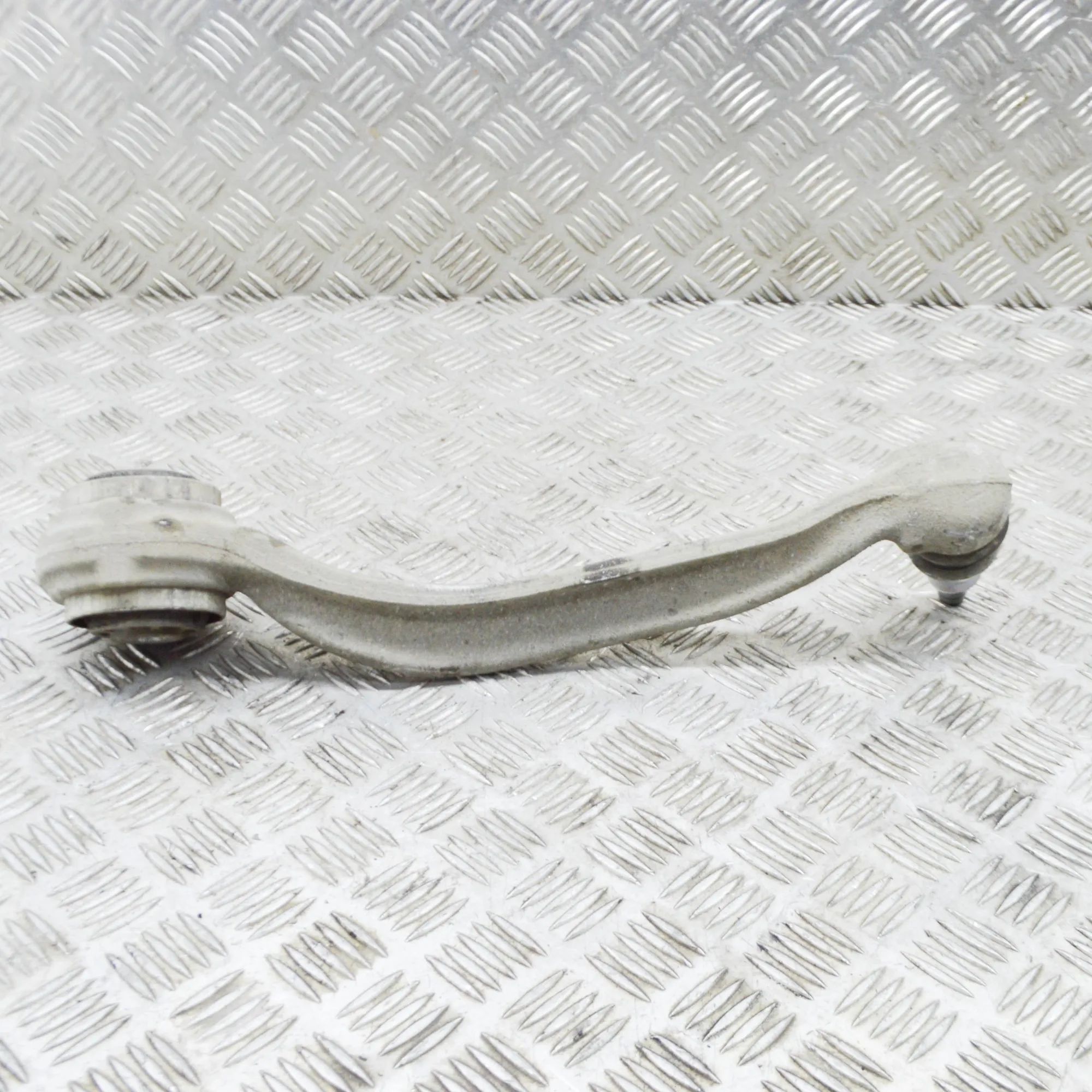 Mercedes-Benz A (W176) Front Left Lower Control Arm Front Left Lower Control Arm — MERCEDES BENZ E-...