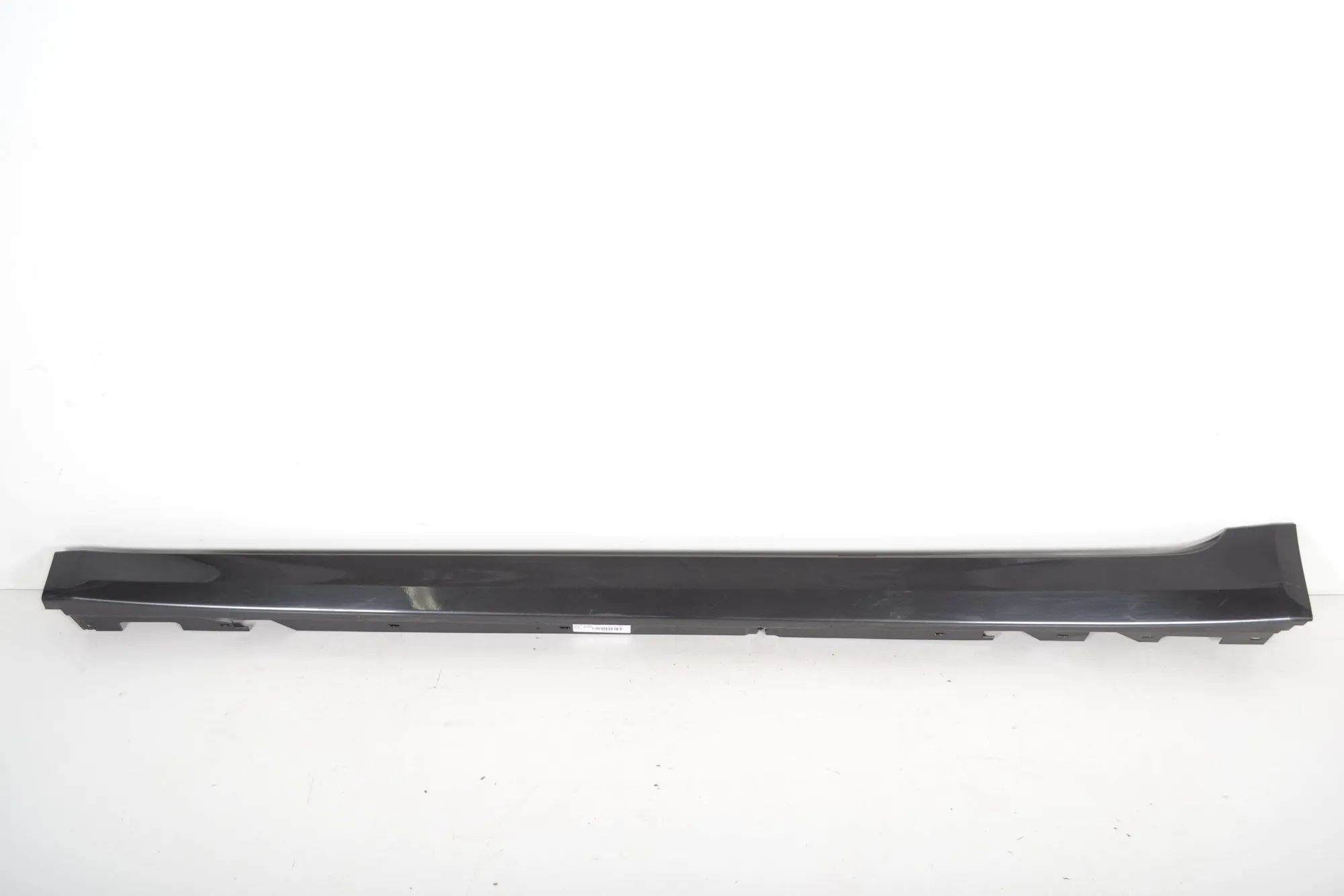 BMW 5 (F10 / F11) Left Side Plastic Sideskirt Cover Left Side Plastic Sideskirt Cover — BMW 5 G30 (...