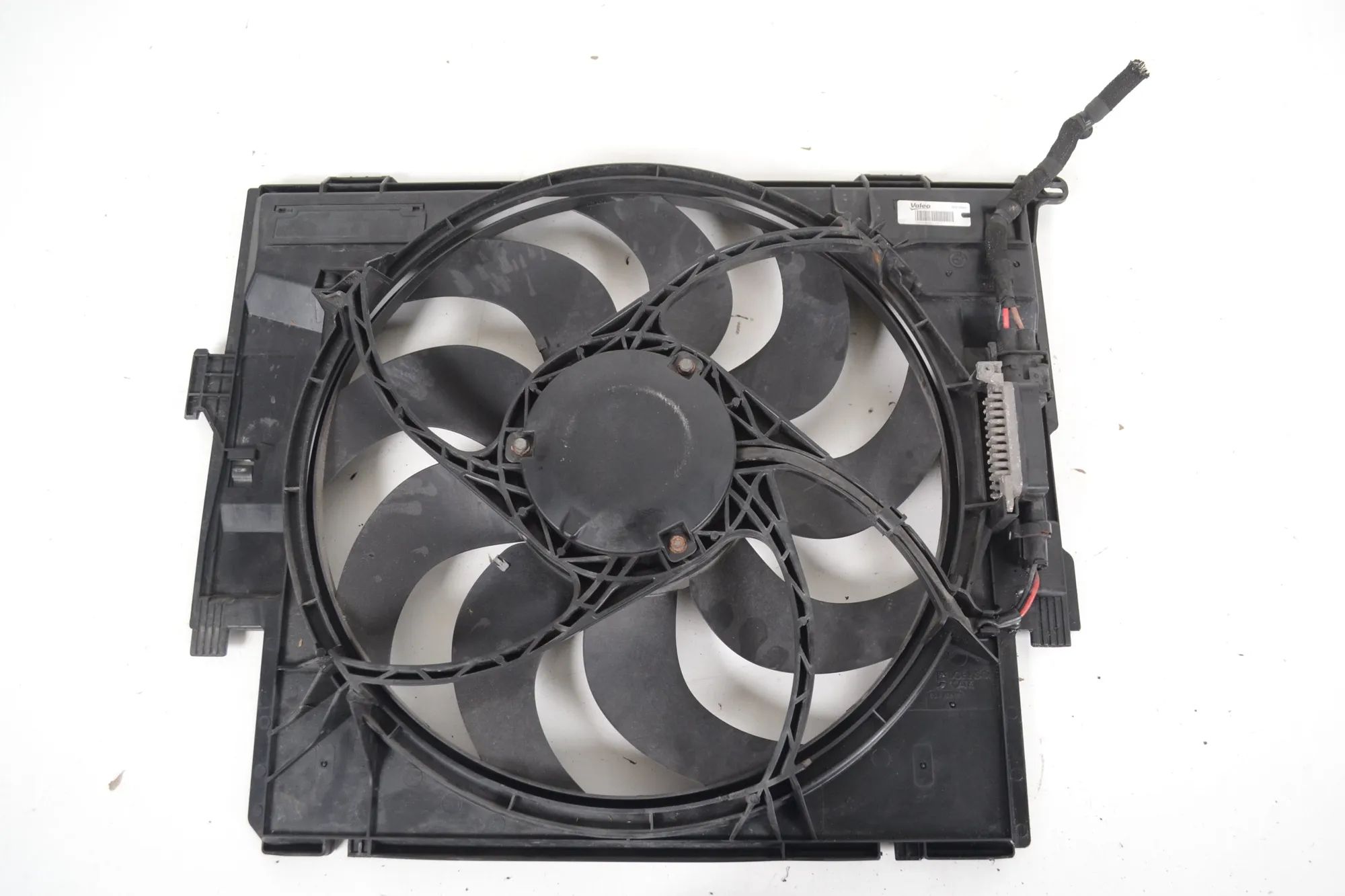 BMW 1 (E81 / E82 / E87 / E88) Engine Cooling Fan Shroud Engine Cooling Fan Shroud — BMW 1 F20 (2010-201...