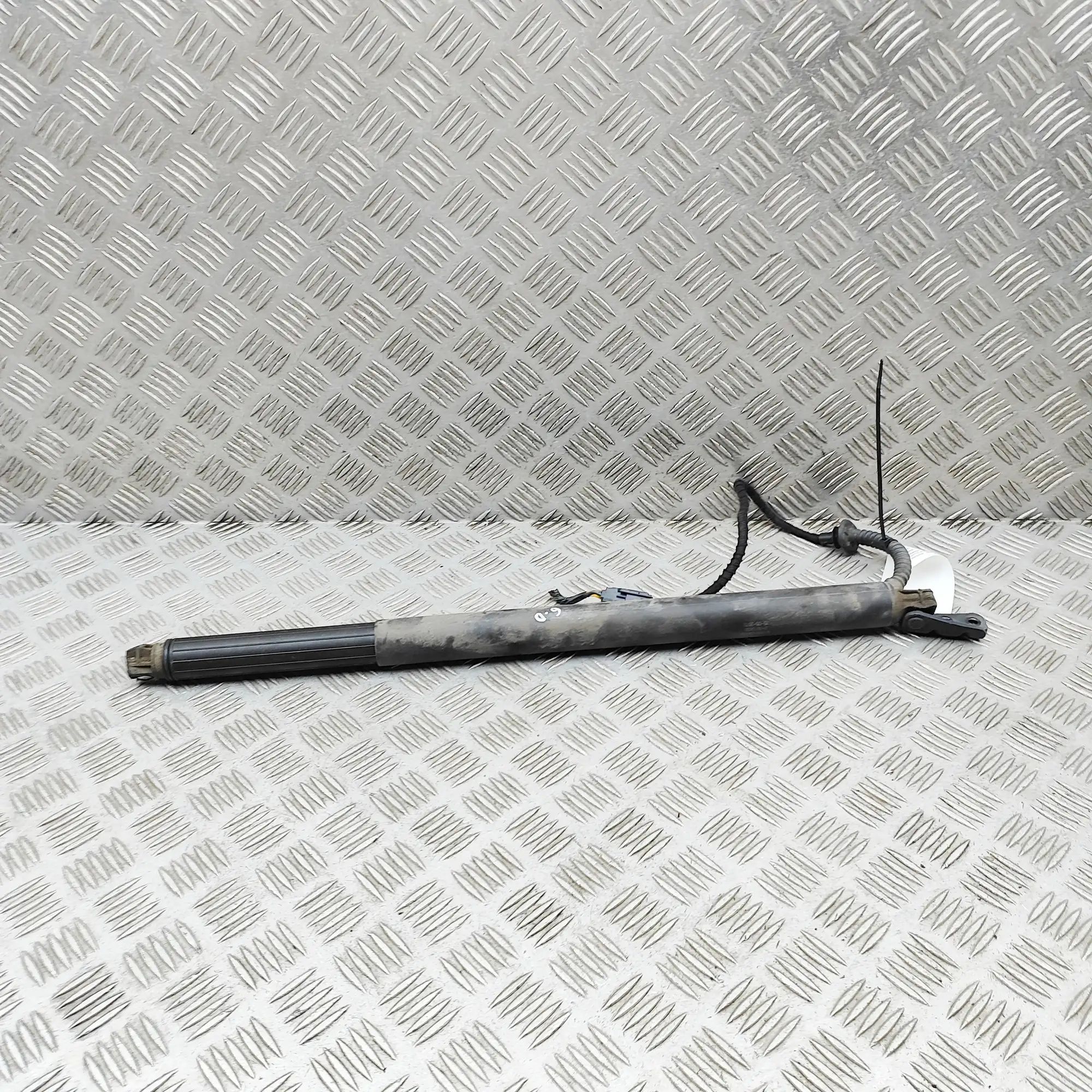 Kia Optima (JF) Right Side Tailgate Gas Strut Right Side Tailgate Gas Strut — KIA OPTIMA (Spo...