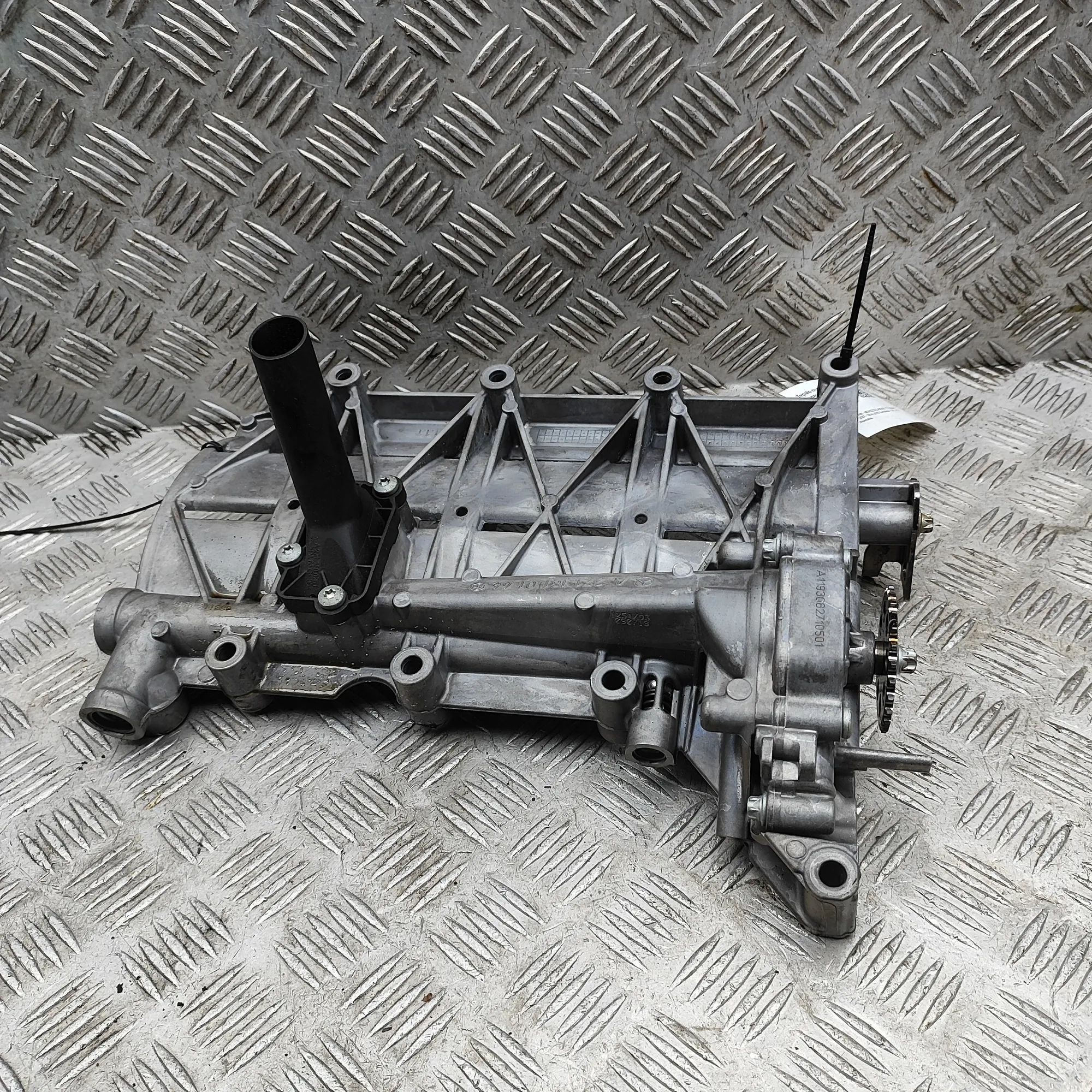 Mercedes-Benz A (W169) Маслоотделитель Oil separator — MERCEDES BENZ C-CLASS (W204) (2...