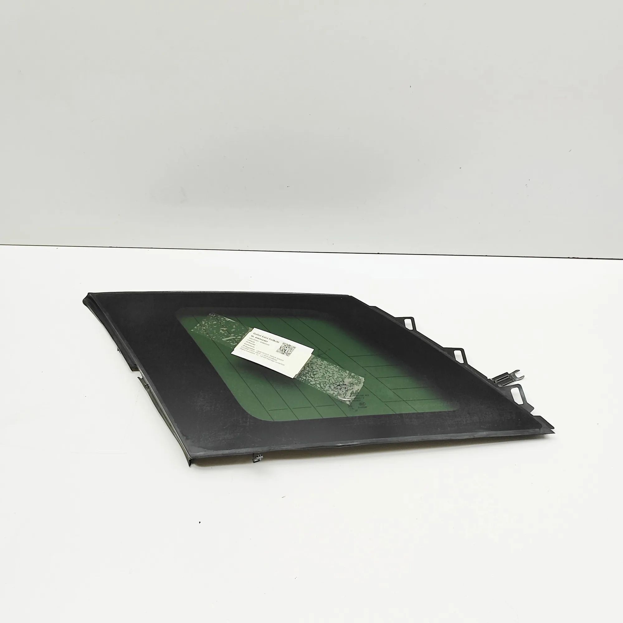 Land Rover Range Rover Evoque Rear Left Quarter Window Rear Left Quarter Window — LAND ROVER RANGE ROV...