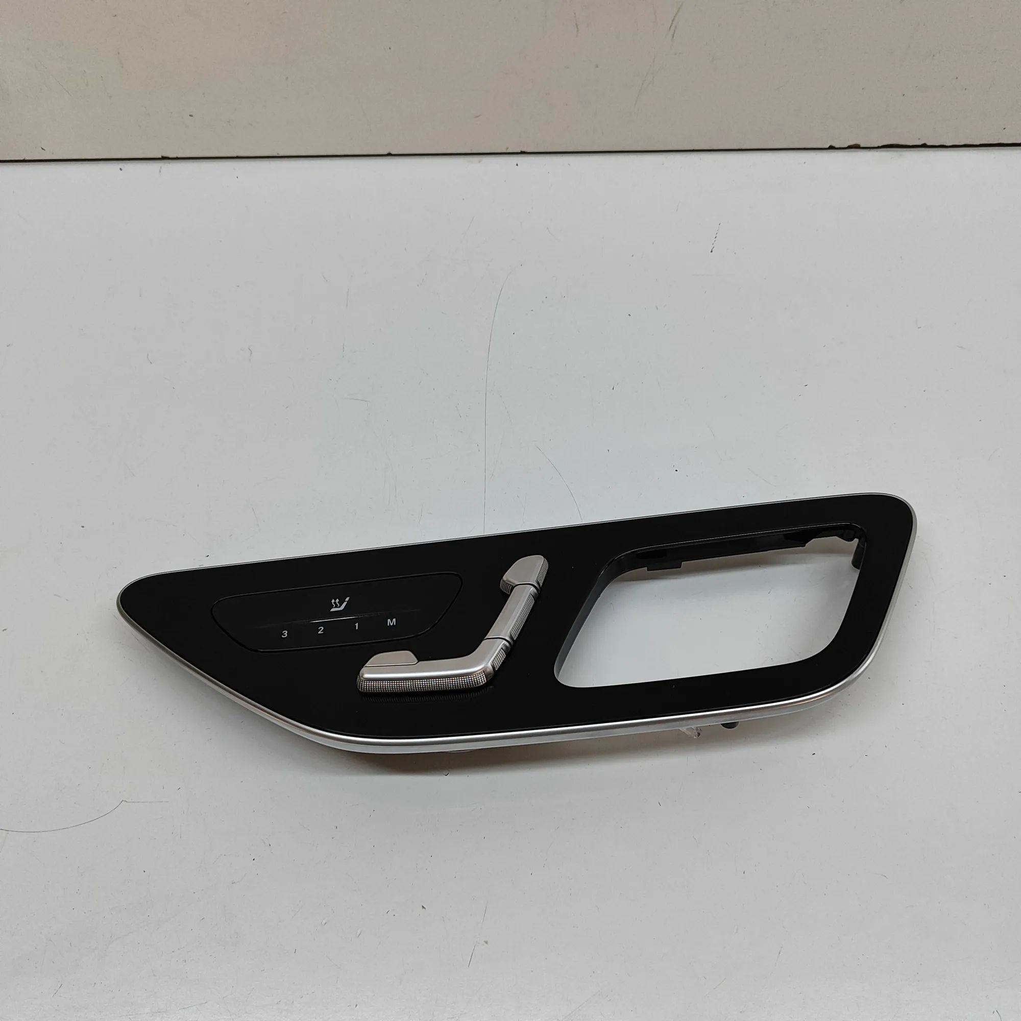 Mercedes-Benz A (W177) Right Seat Control Buttons Right Seat Control Buttons — MERCEDES BENZ C-CL...