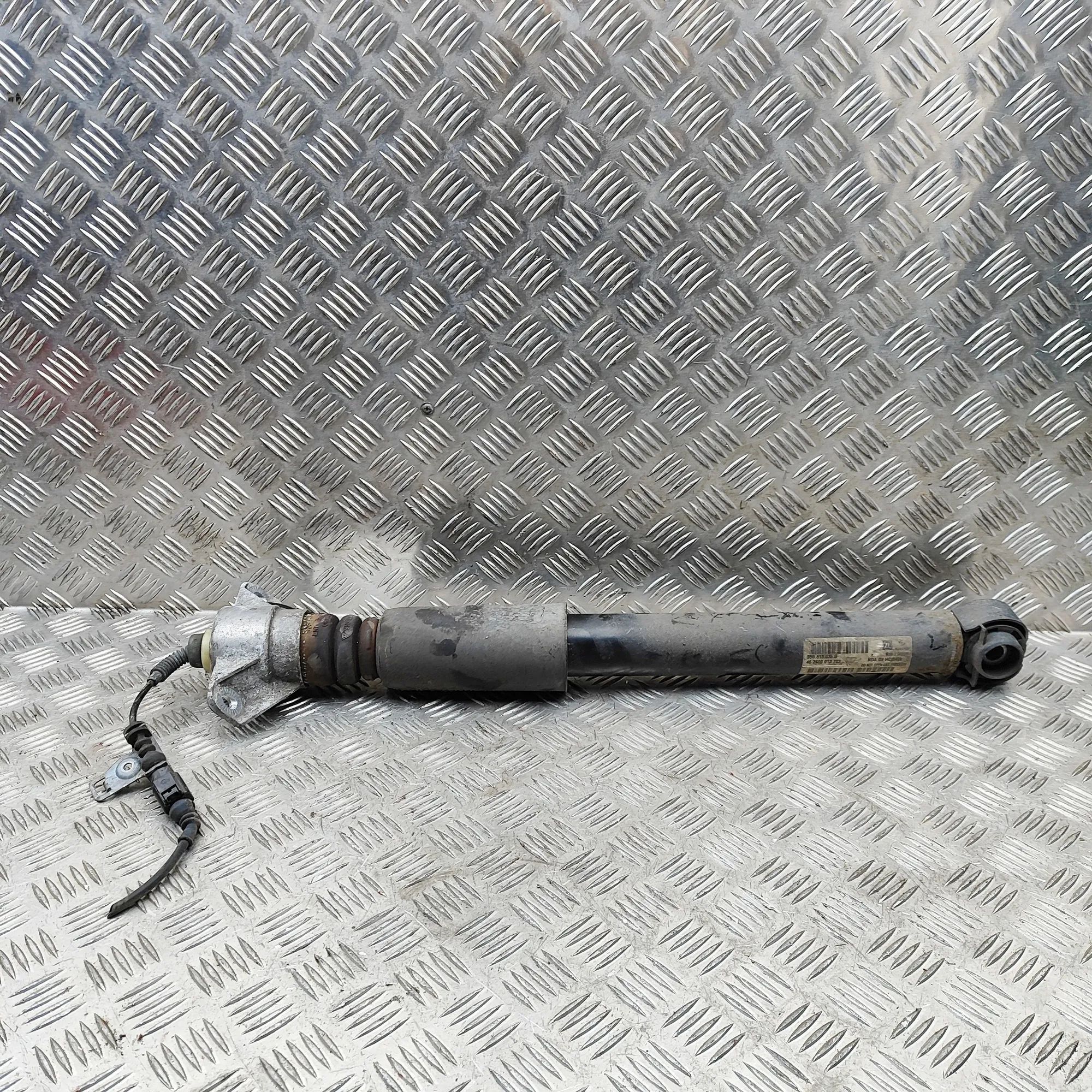 Porsche Macan Shock absorber — rear left Shock absorber — rear left — PORSCHE MACAN (DKN...