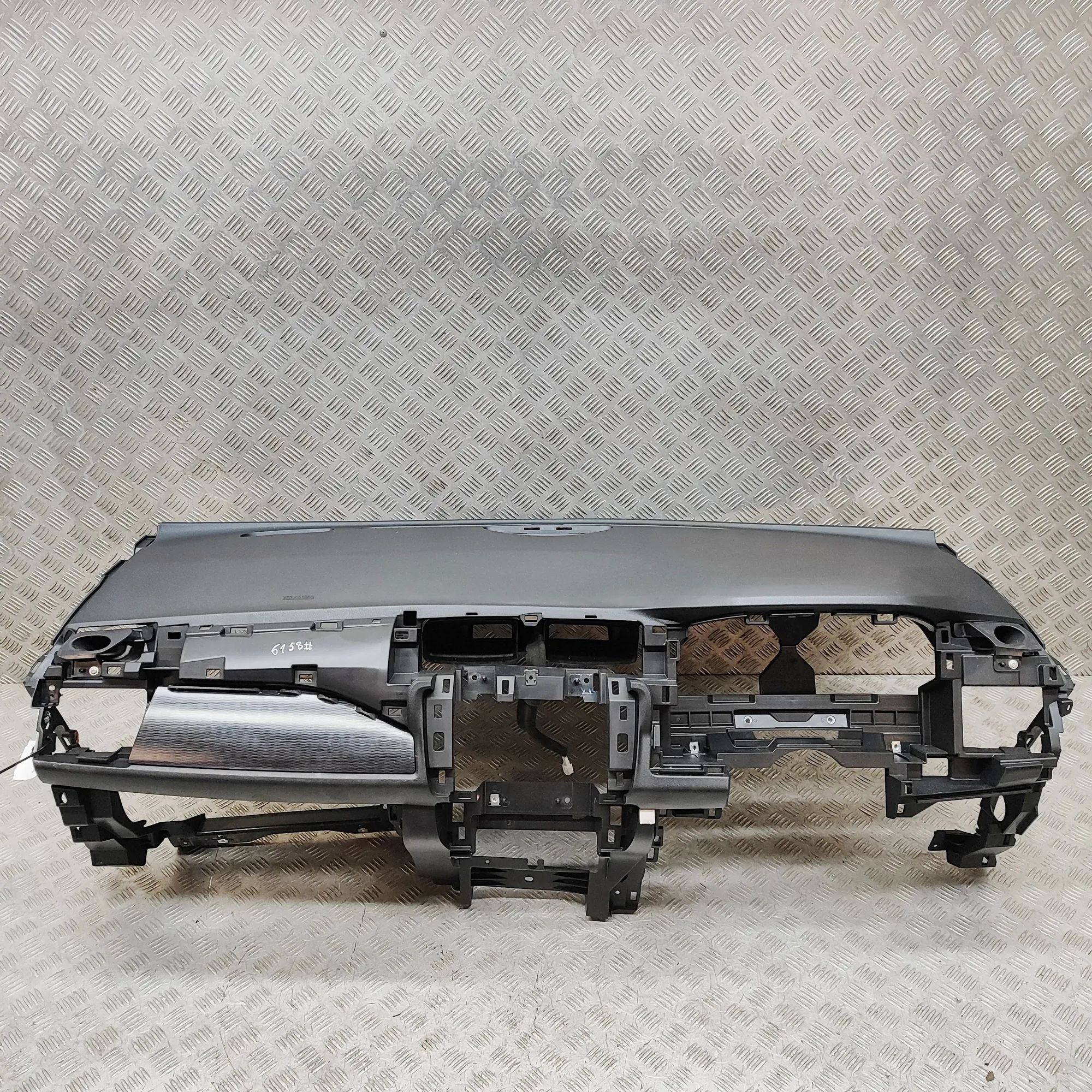 Nissan Leaf Dashboard Dashboard — NISSAN LEAF (ZE1) (2017-...) — 6820...
