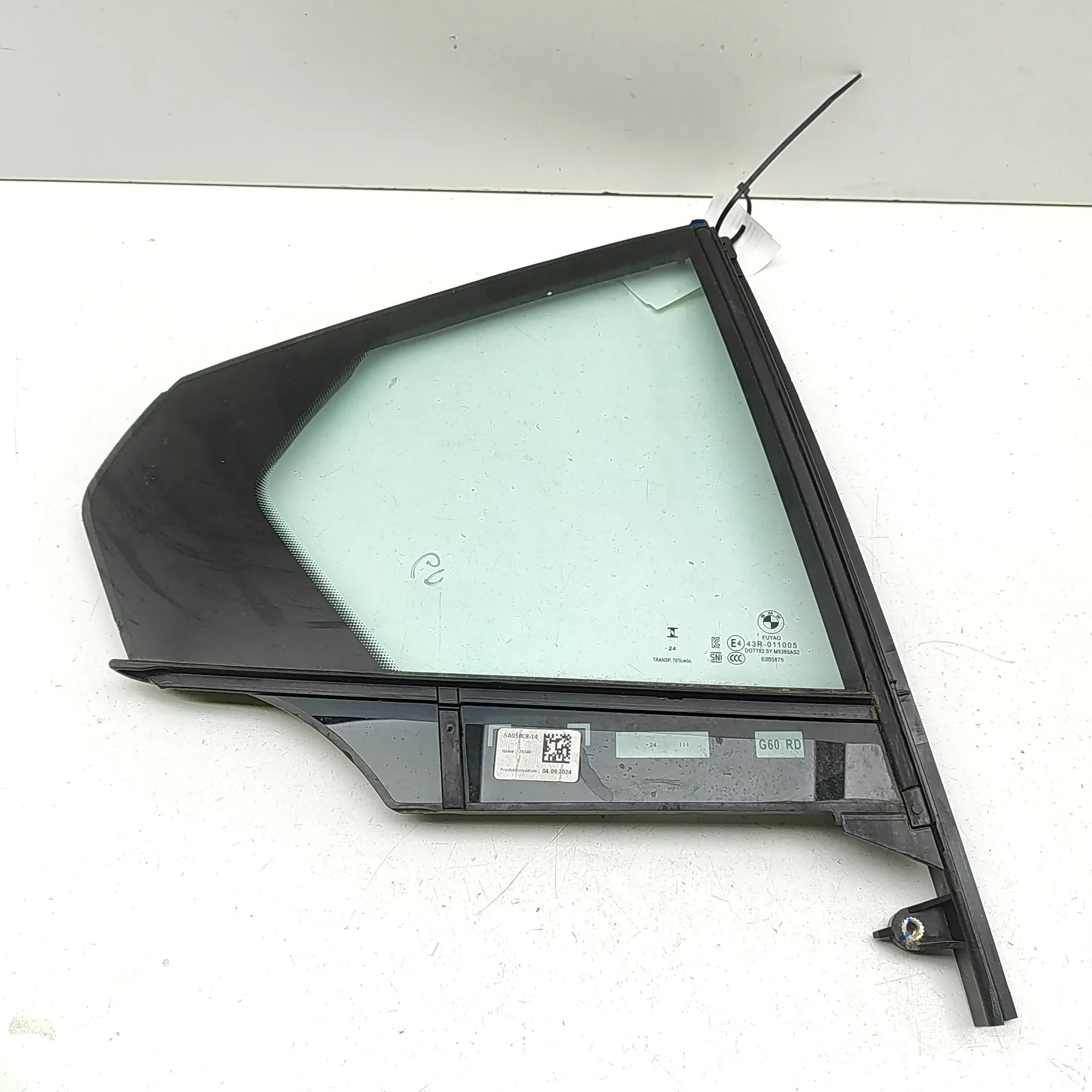 BMW 5 (G30 / G31) Right rear door window Right rear door window — BMW 5 SERIES (G60) (20...