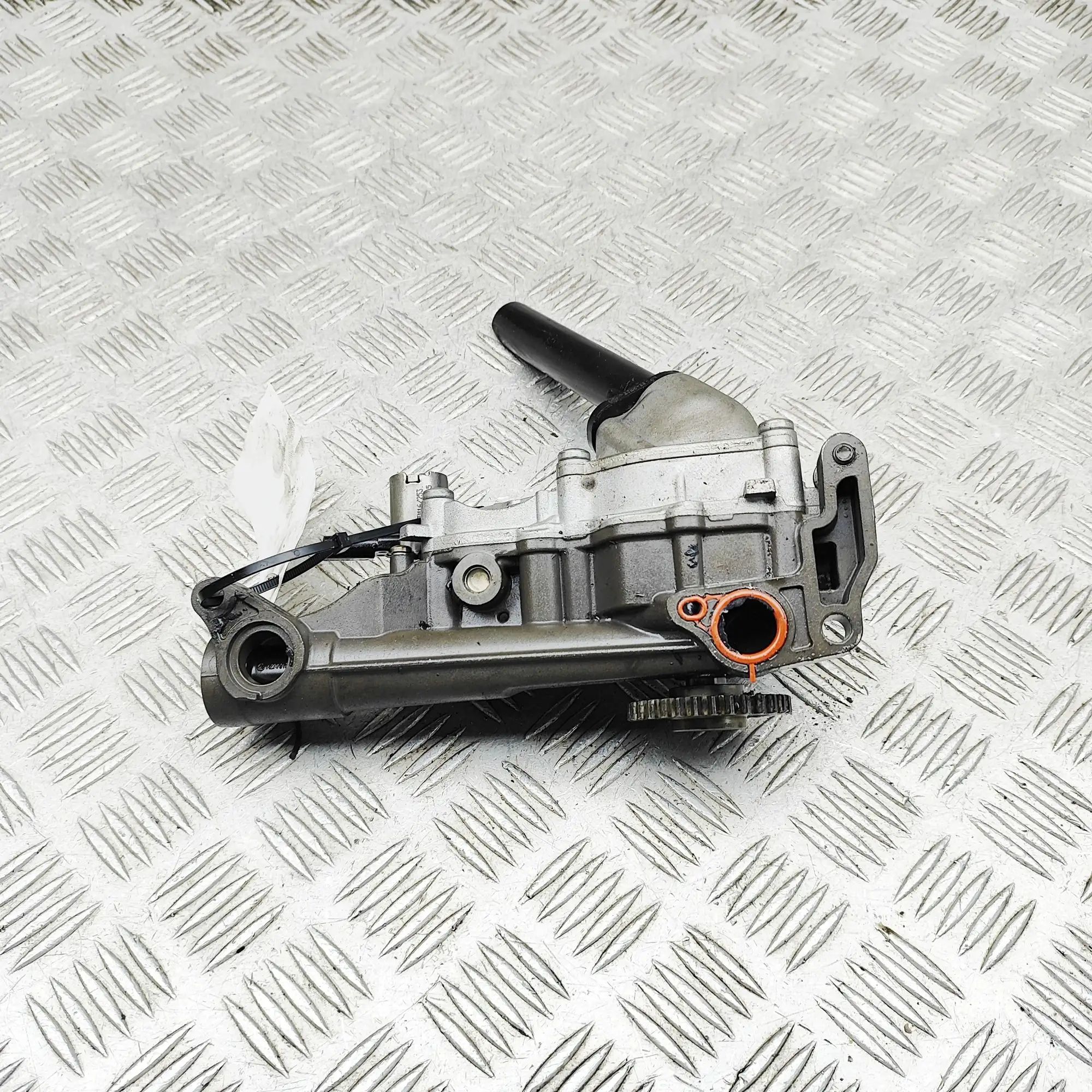 Mercedes-Benz CLA (C117) Oil Pump Oil pump — MERCEDES BENZ CLA (Coupe C117) (2012...
