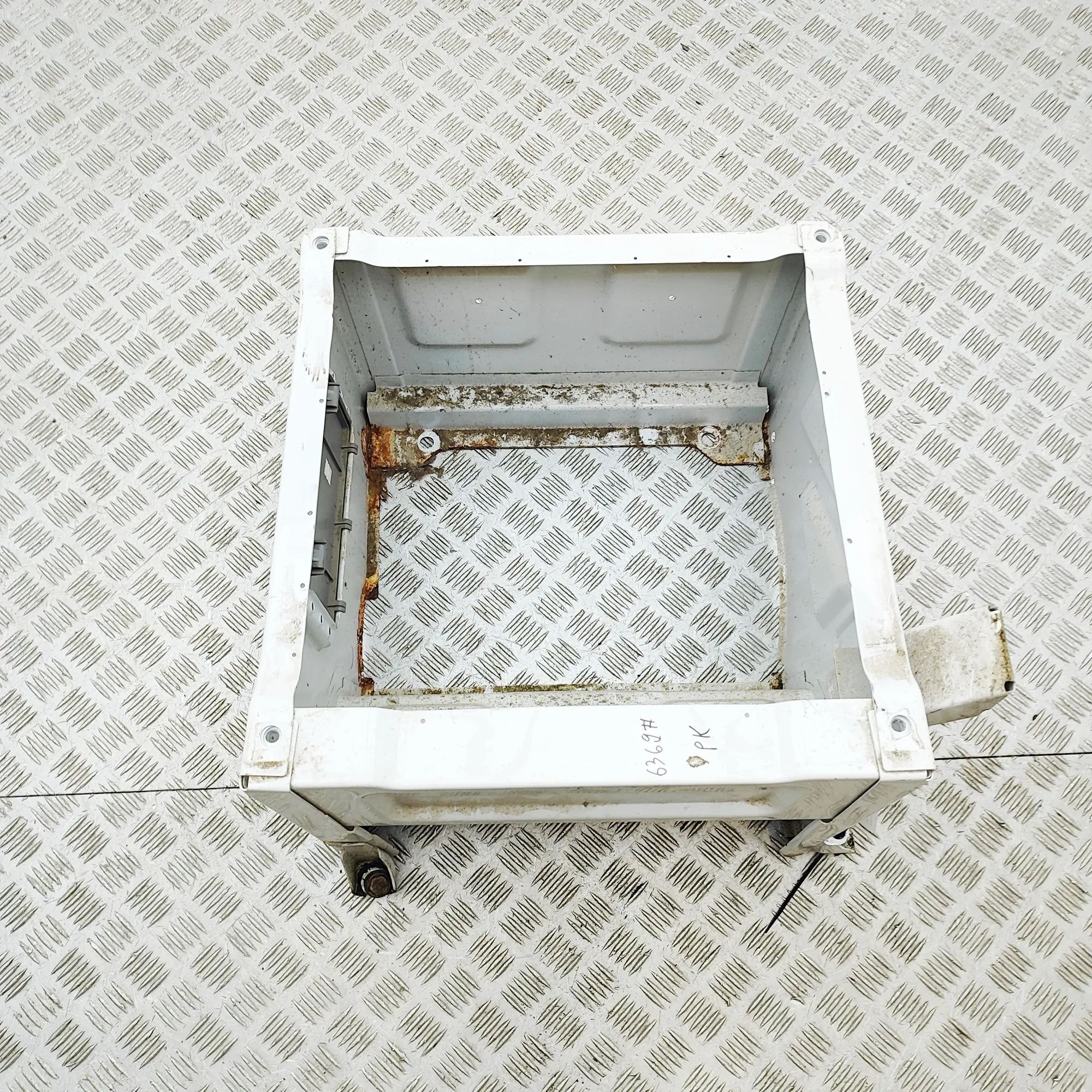 Volkswagen Crafter Other Seat Parts Other Seat Parts — VW CRAFTER (30-35 Minibus / ...