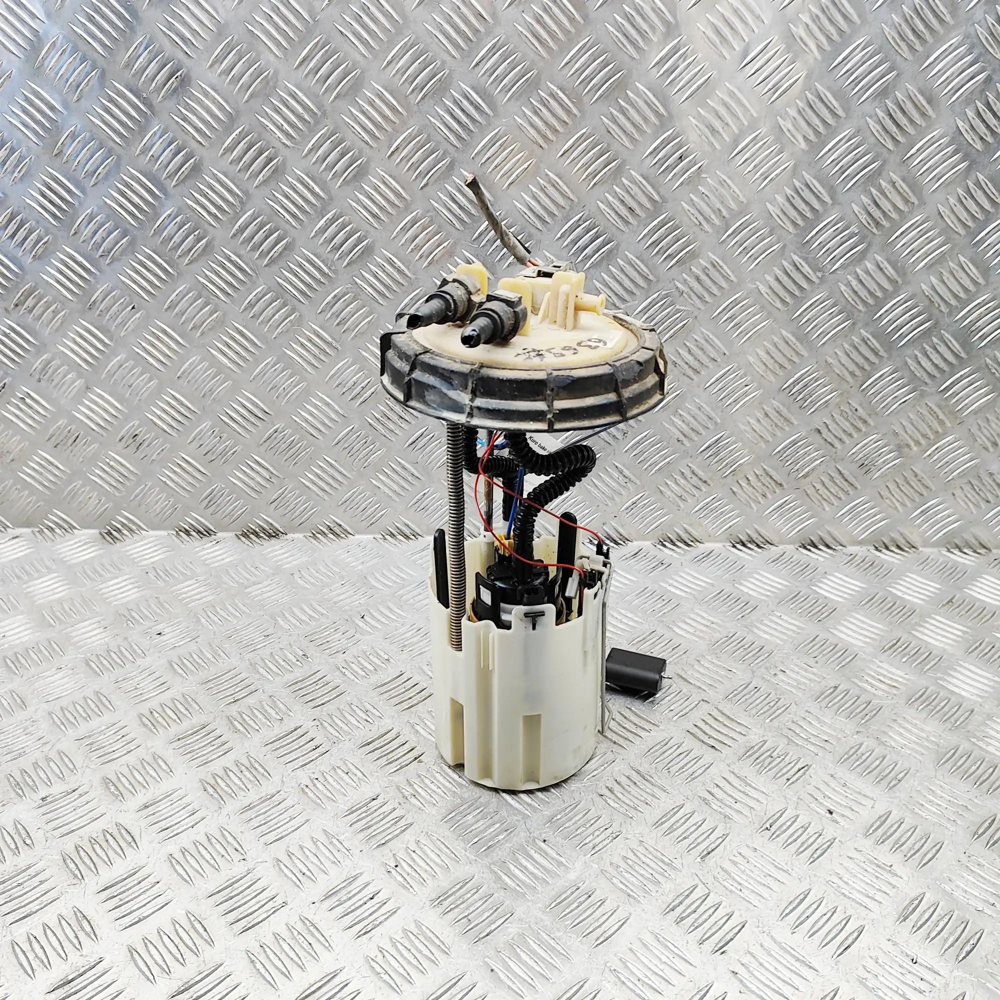 Volkswagen Crafter Fuel Tank Pump Fuel Tank Pump — VW CRAFTER (30-35 Minibus / pa...
