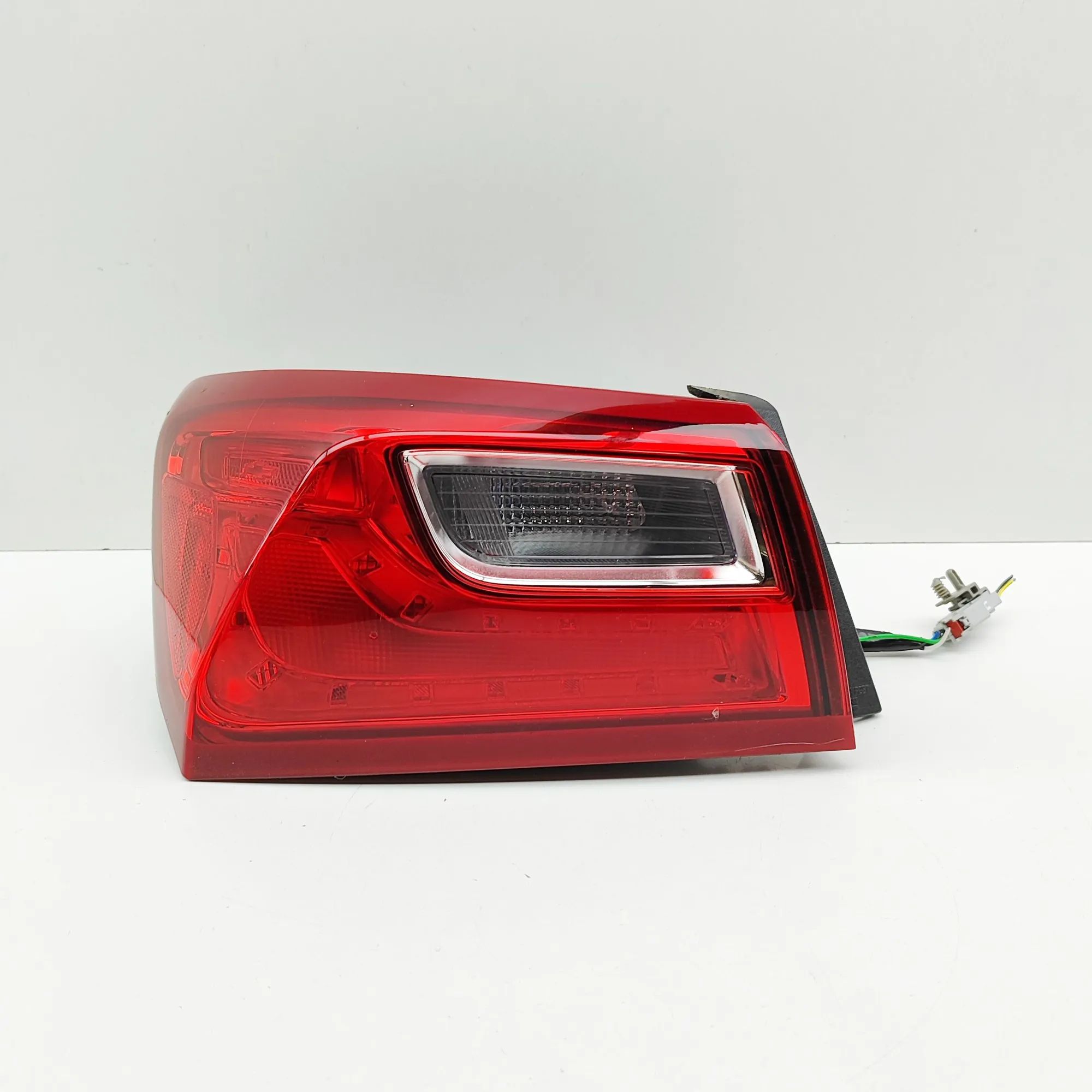 Chevrolet Malibu Rear Left Tail Light Rear Left Tail Light — CHEVROLET MALIBU (2015-....