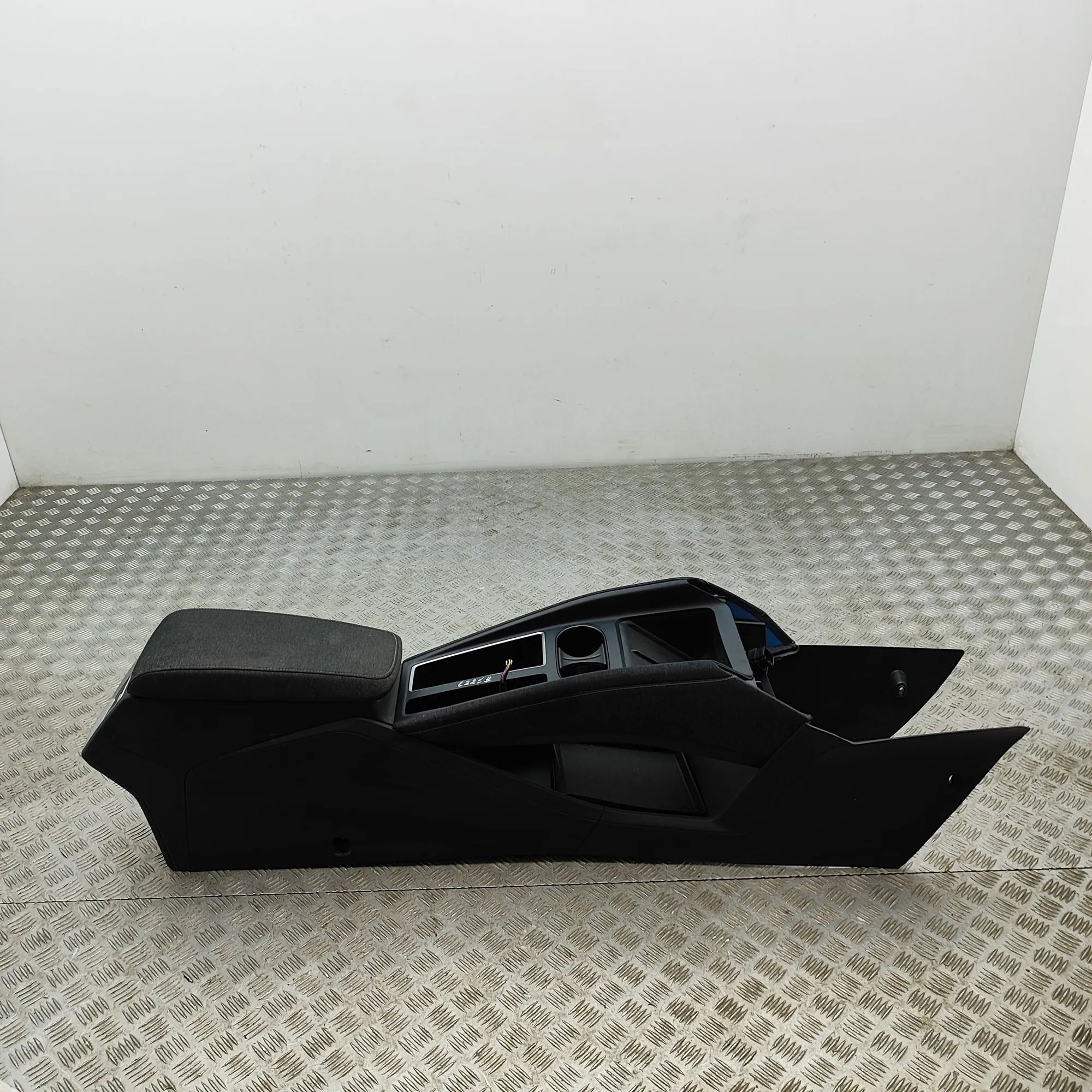 Skoda Elroq  center console center Console — SKODA ELROQ (2024-...) — 5LA86...