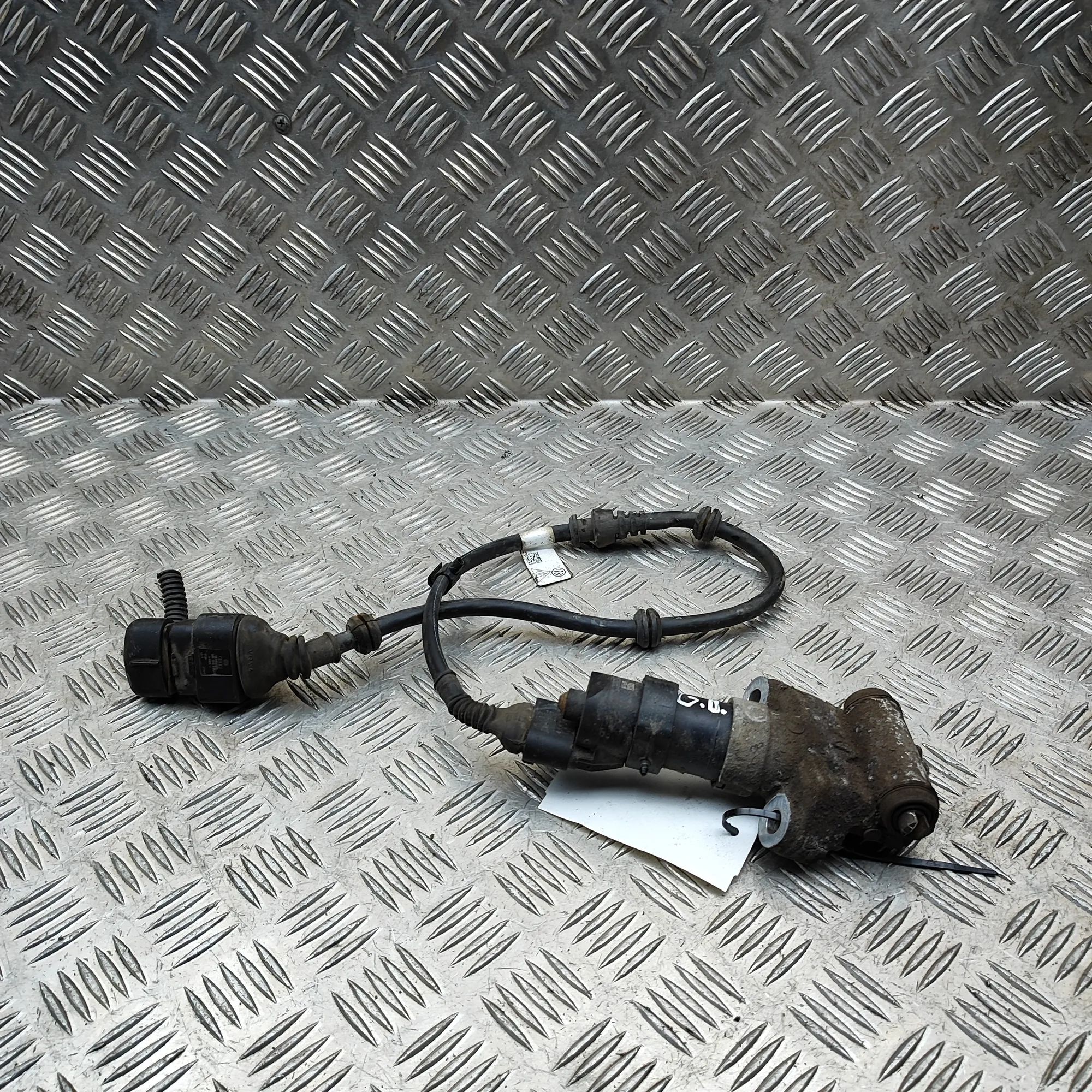 Porsche Cayenne Rear Right Hand Brake Motor Rear Right Hand Brake Motor — PORSCHE CAYENNE (...