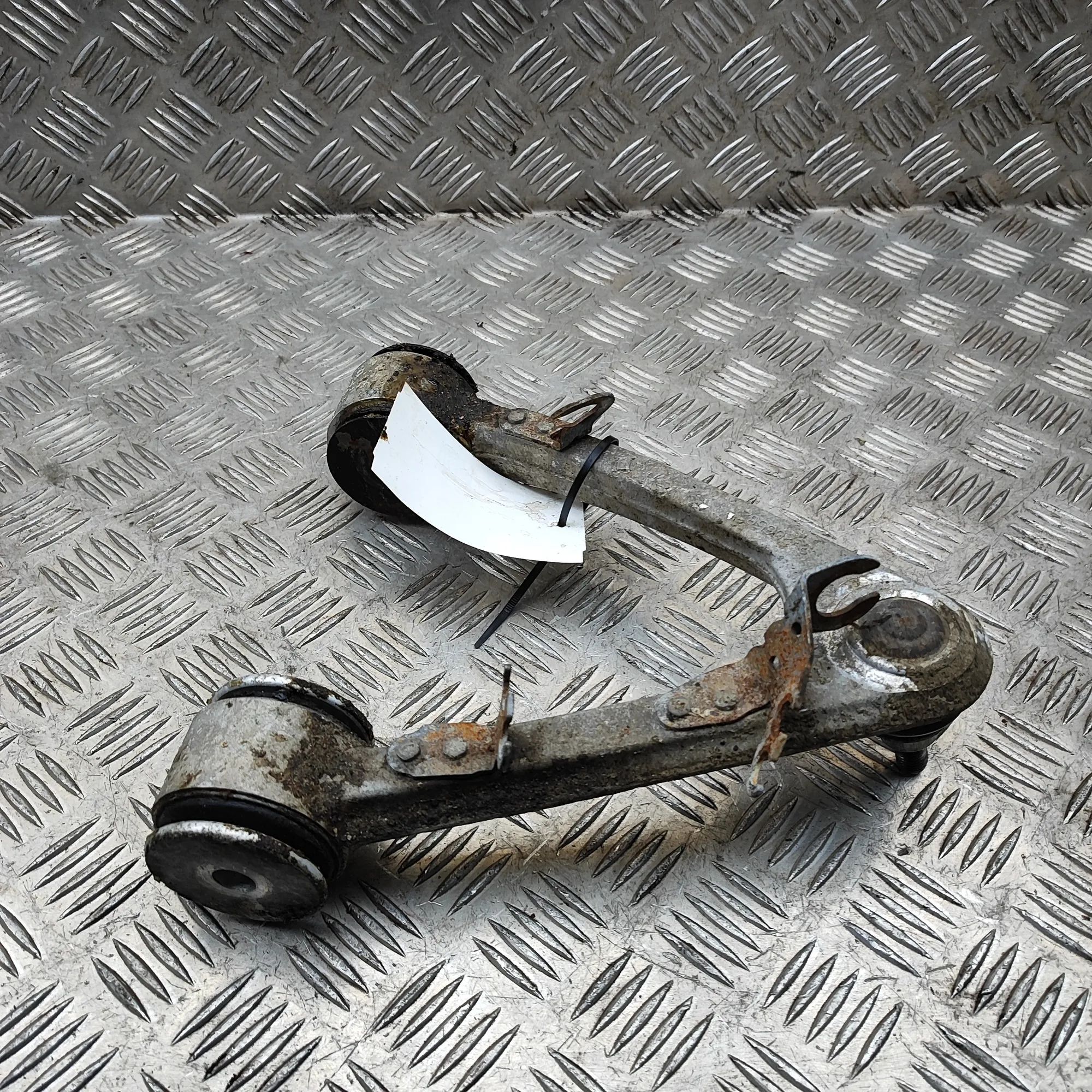 Maserati GranTurismo / GranCabrio Front Right Upper Control Arm Front Right Upper Control Arm — MASERATI GRAN (...