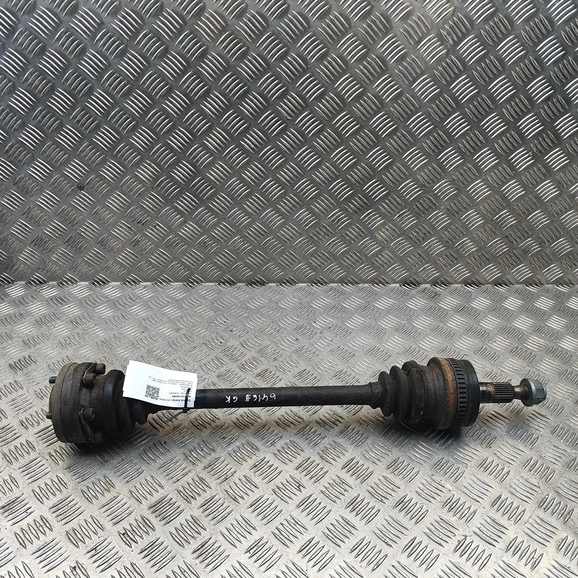 Porsche 911 (996) Rear Right Driveshaft Rear Right Driveshaft — PORSCHE 911 (Cabrio 996...