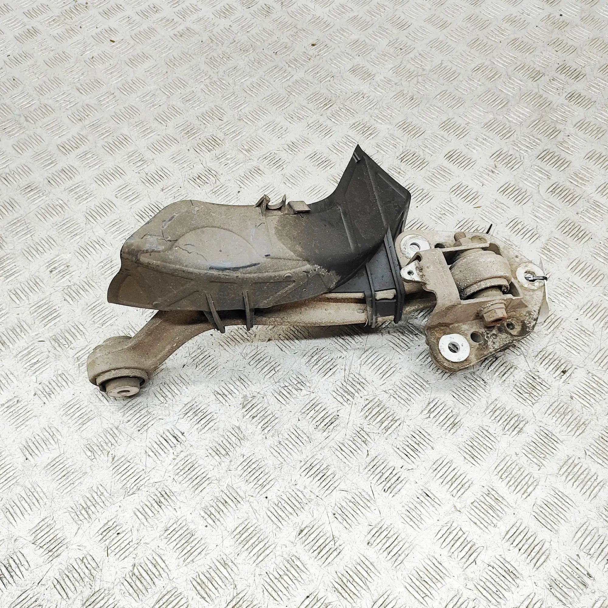 Porsche 911 (991) Control arm — rear left Control arm — rear left — PORSCHE 911 (991) (20...