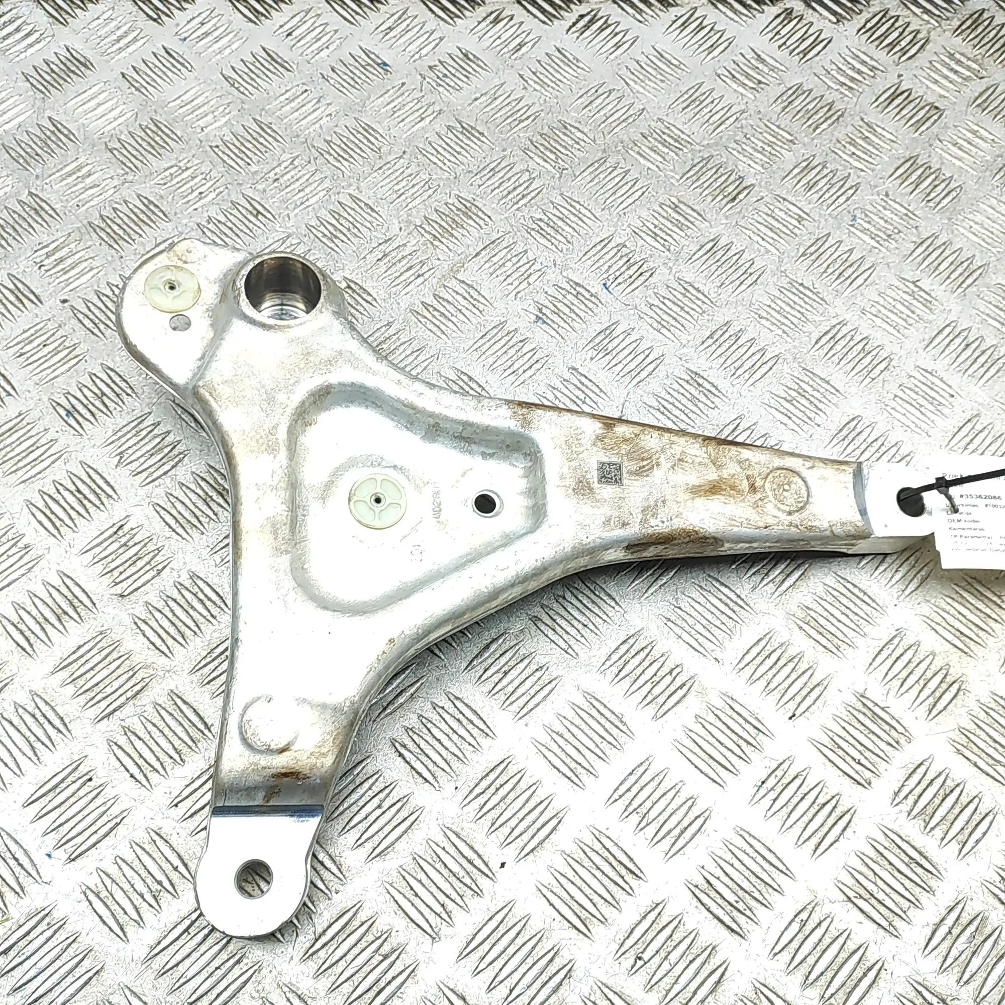 BMW 5 (G30 / G31) Front Left Lower Control Arm Front Left Lower Control Arm — BMW 5 SERIES (G6...