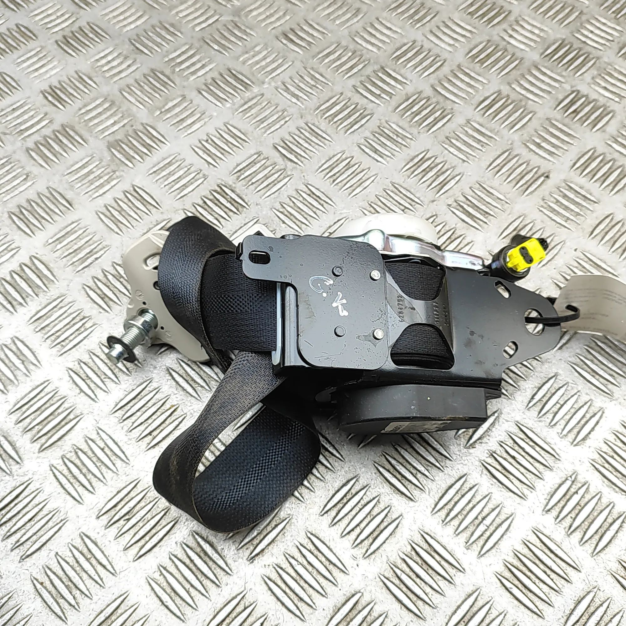 Nissan Leaf Rear Left Seatbelt Rear Left Seatbelt — NISSAN LEAF (ZE1) (2017-.....