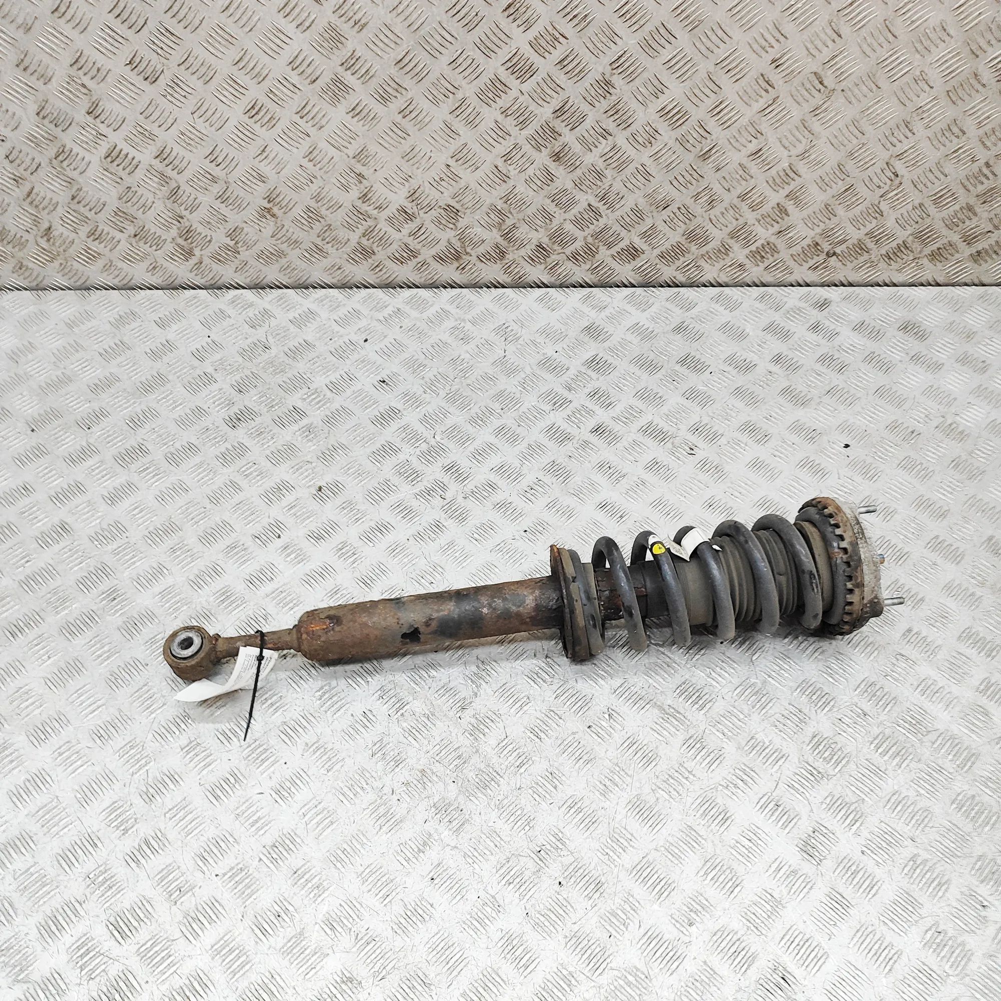 Maserati Ghibli Shock absorber — front left Shock absorber — front left — MASERATI GHIBLI (...