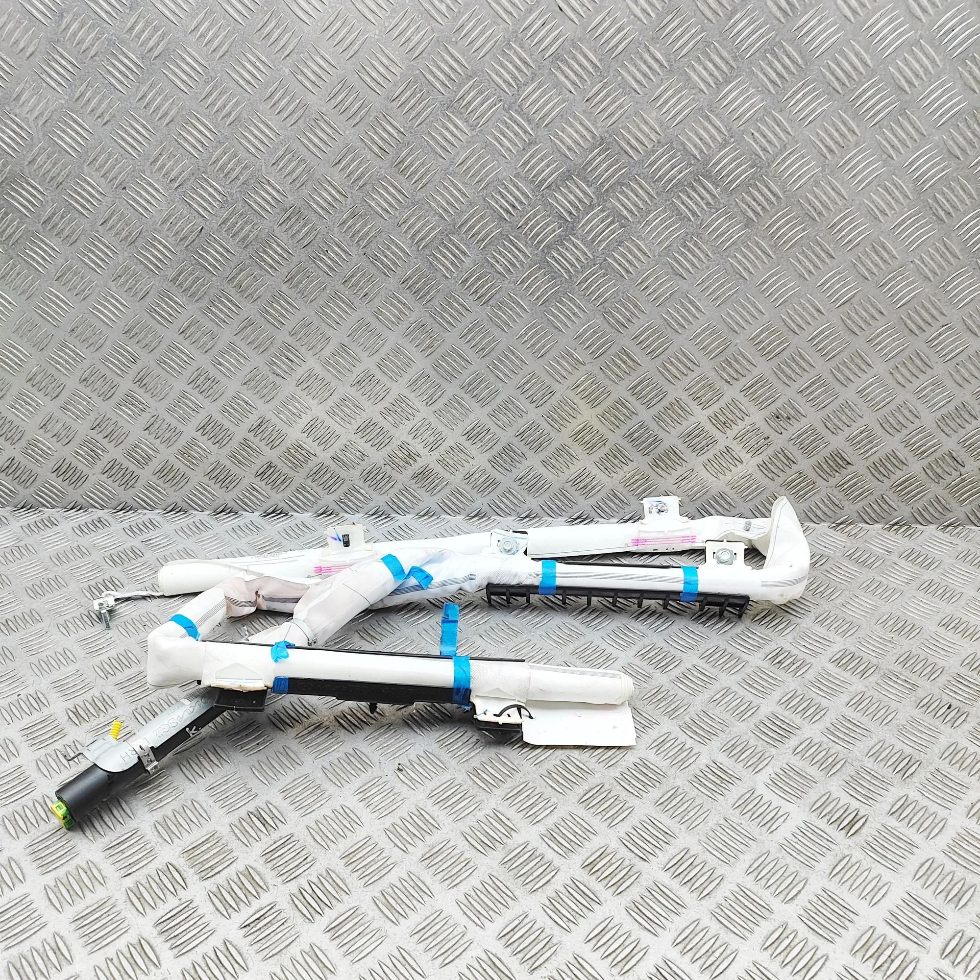 Kia Niro Left Side Roof Safety Curtain SRS Left Side Roof Safety Curtain SRS — KIA NIRO (I...