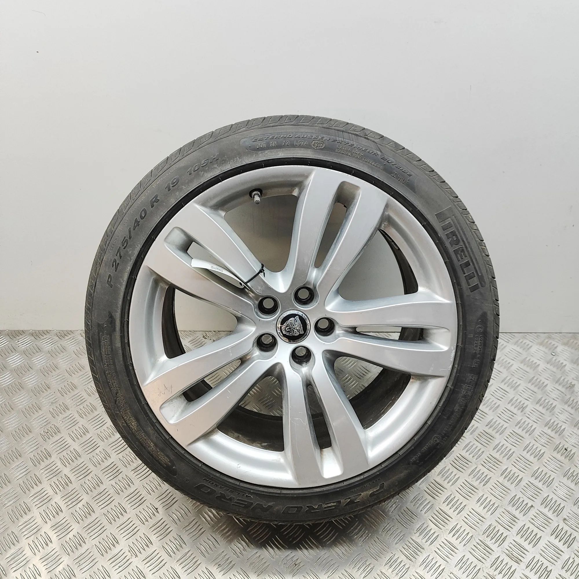 Jaguar XJ Alloy Wheel Alloy wheel — JAGUAR XJ (X351) (2009-...) — BW9...