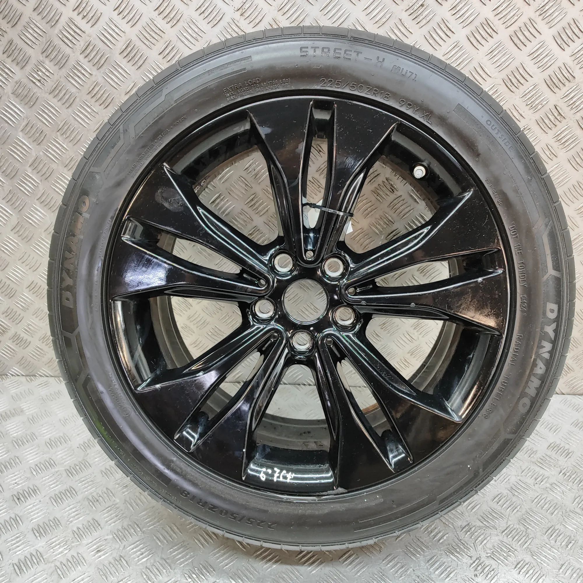 BMW X2 (F39) Alloy Wheel Alloy wheel — BMW X2 (F39) (2018-...) — 6885381...