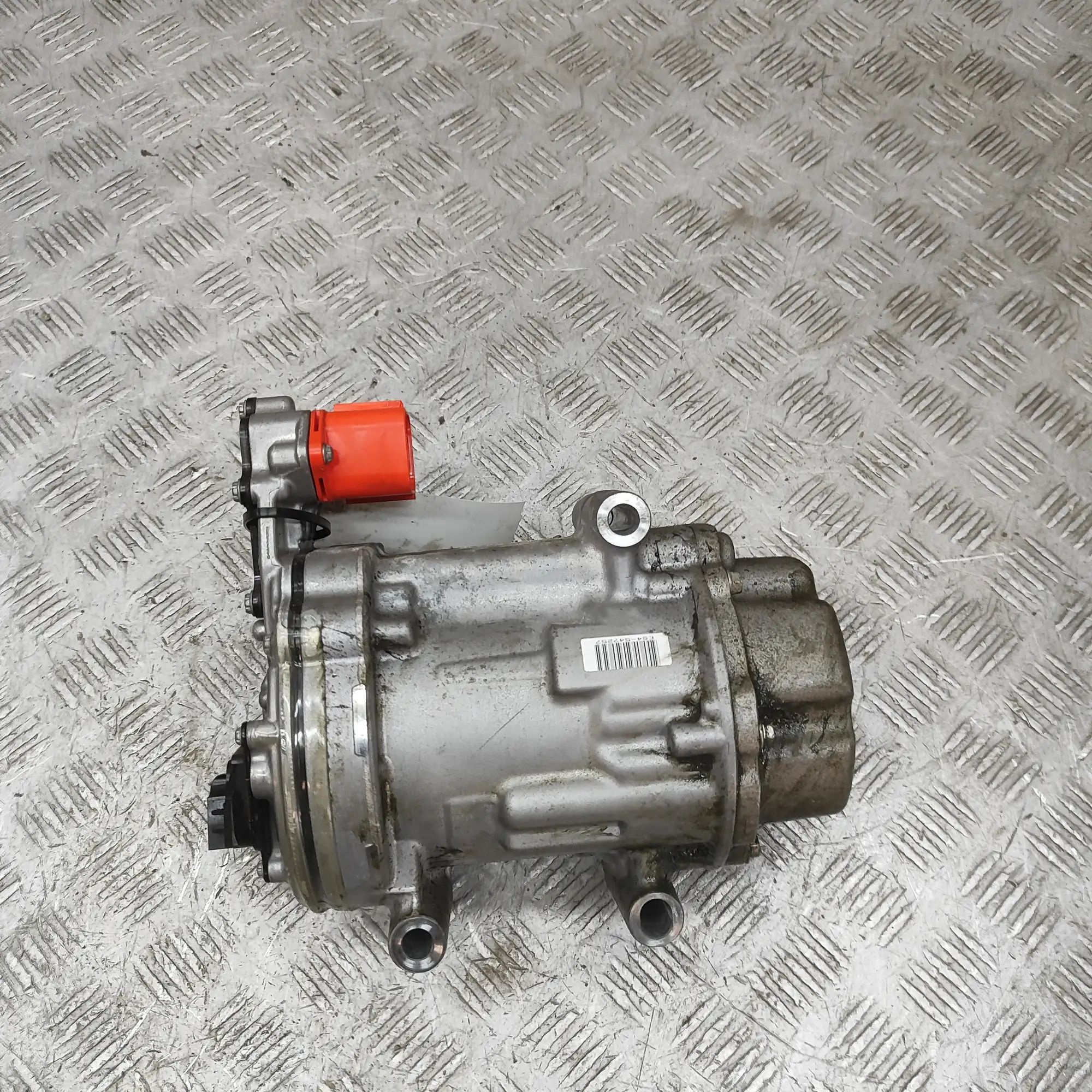 Nissan Leaf Air-conditioning compressor Air-conditioning compressor — NISSAN LEAF (ZE1)...