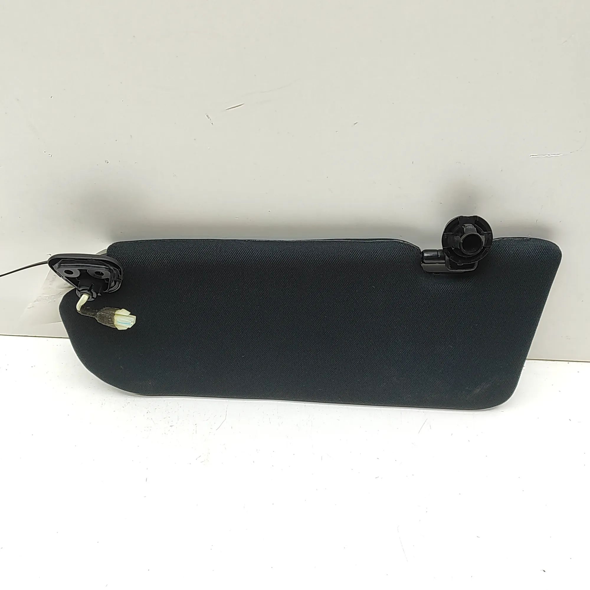 Nissan GT-R Sun visor — right Sun visor — right — NISSAN GT-R (R35) (2007-......