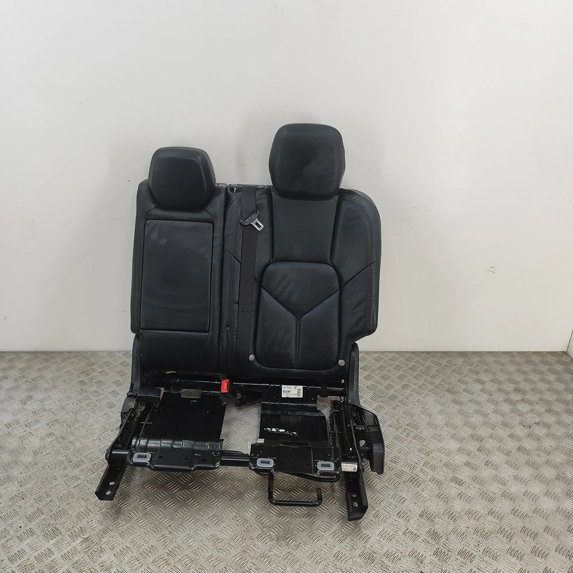 Porsche Cayenne Заднее сиденье Rear seat — PORSCHE CAYENNE (92A) (2010-...) — ...