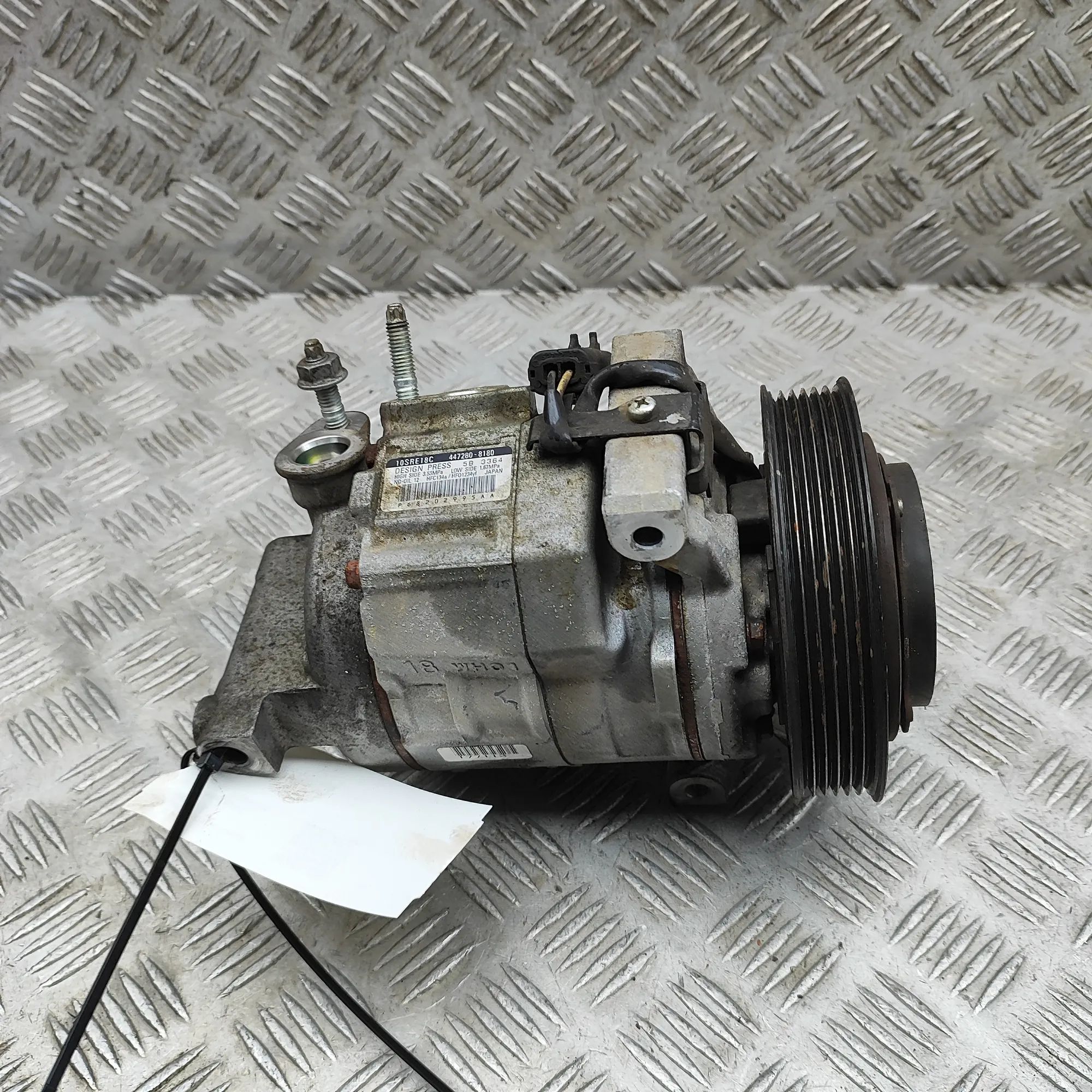 Jeep Grand Cherokee (WK) Air-conditioning compressor Air-conditioning compressor — JEEP GRAND CHEROK...