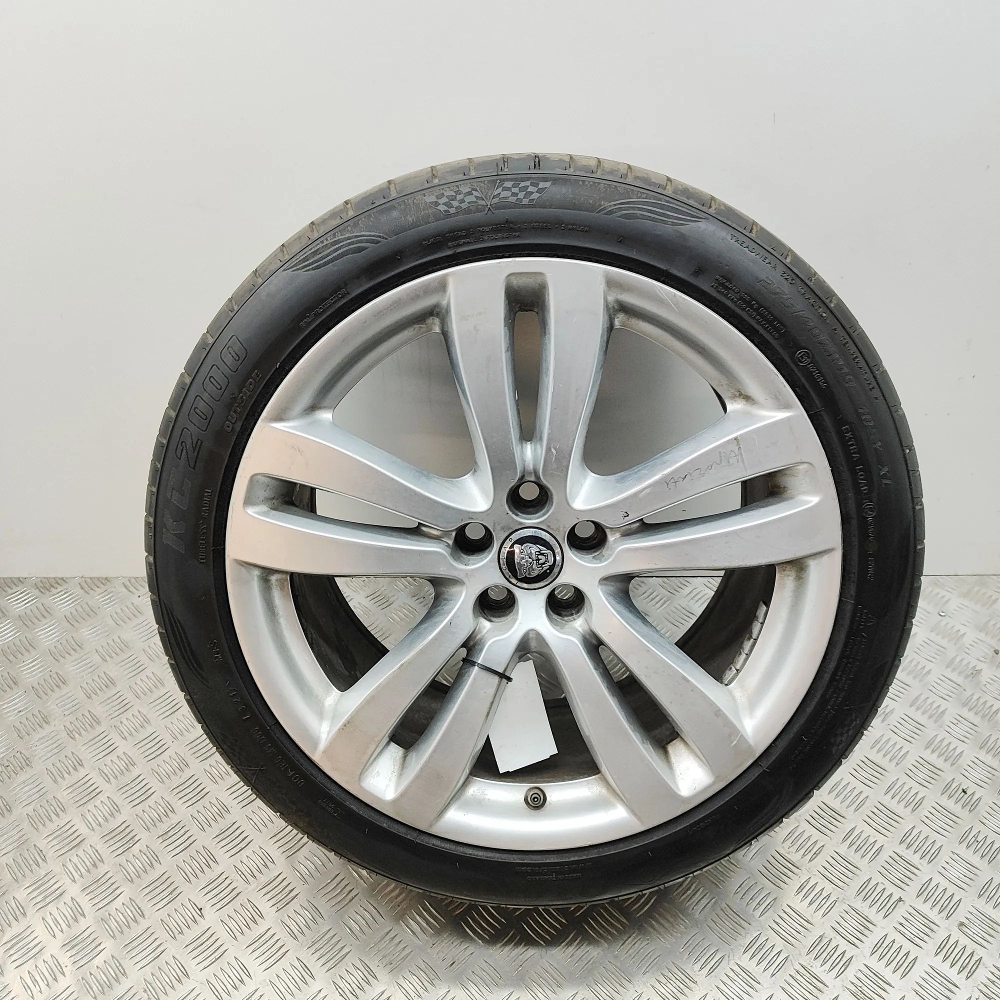 Jaguar XJ Alloy Wheel Alloy wheel — JAGUAR XJ (X351) (2009-...) — BW9...
