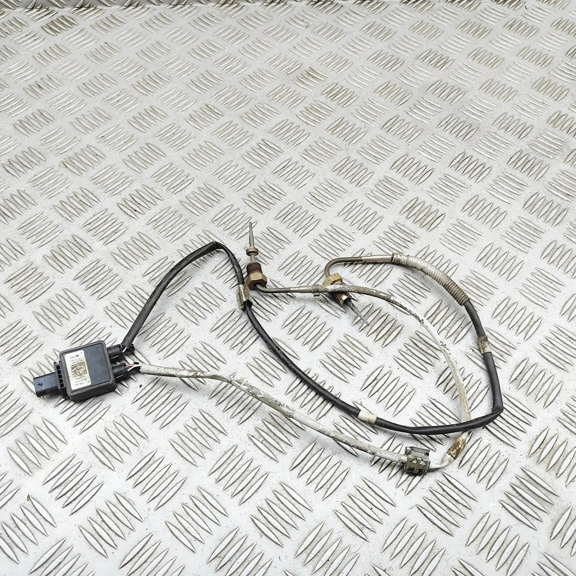 Audi Q3 (F3) Exhaust gas temperature sensor Exhaust gas temperature sensor — AUDI Q3 (Sport...