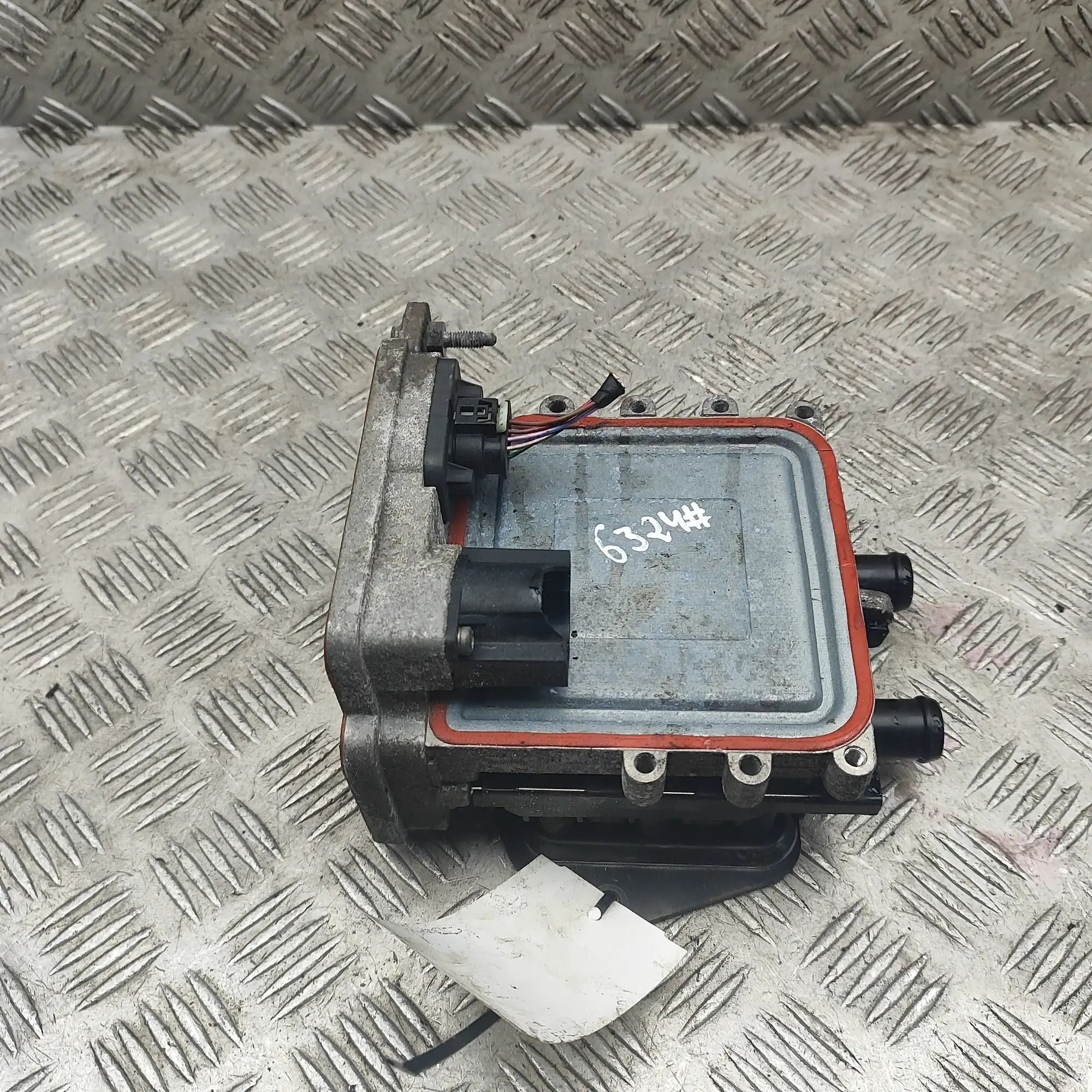 Mercedes-Benz A (W177) Battery Cooling Radiator Battery Cooling Radiator — MERCEDES BENZ EQAH24...