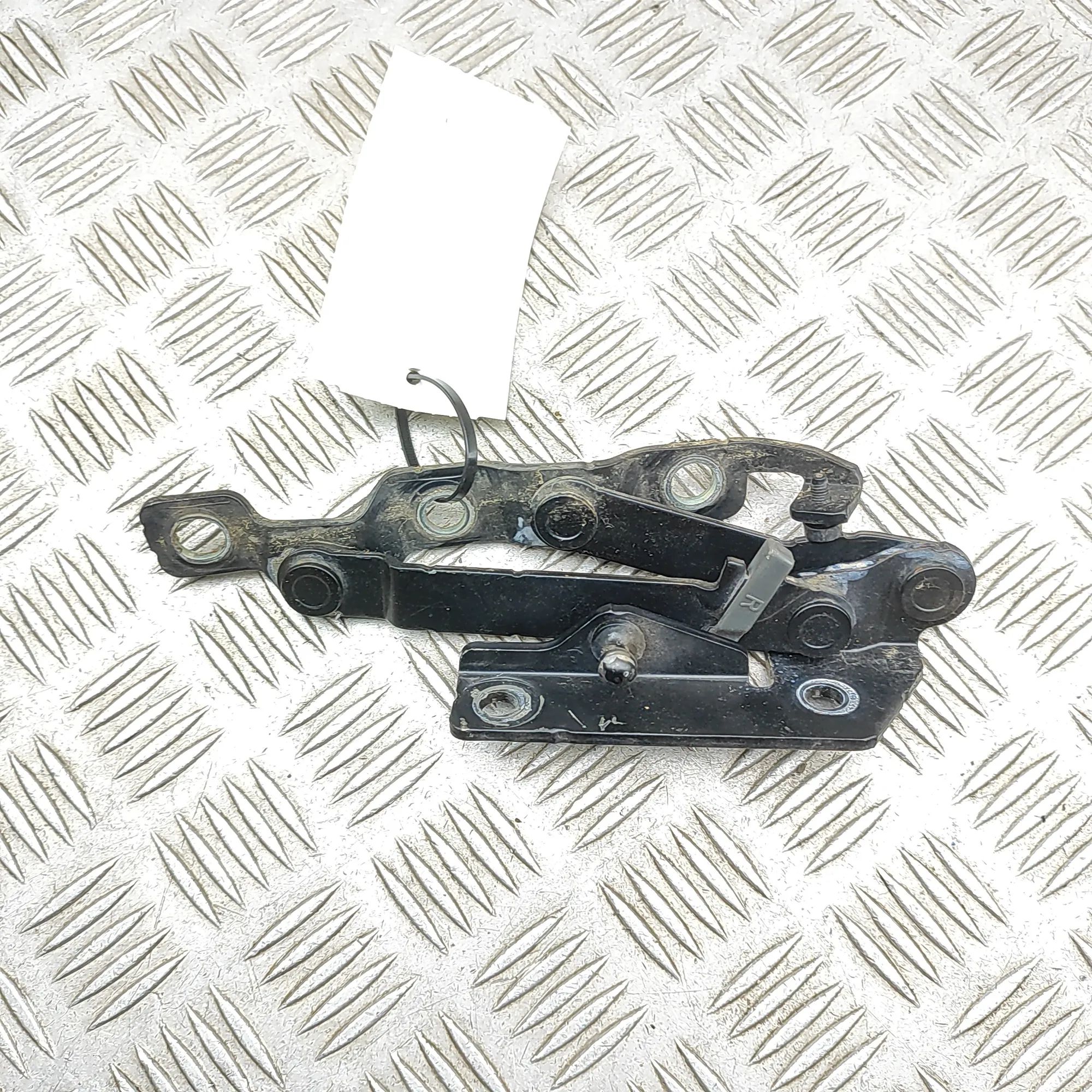 Nissan GT-R Right Side Bootlid Hinge Right Side Bootlid Hinge — NISSAN GT-R (R35) (2...