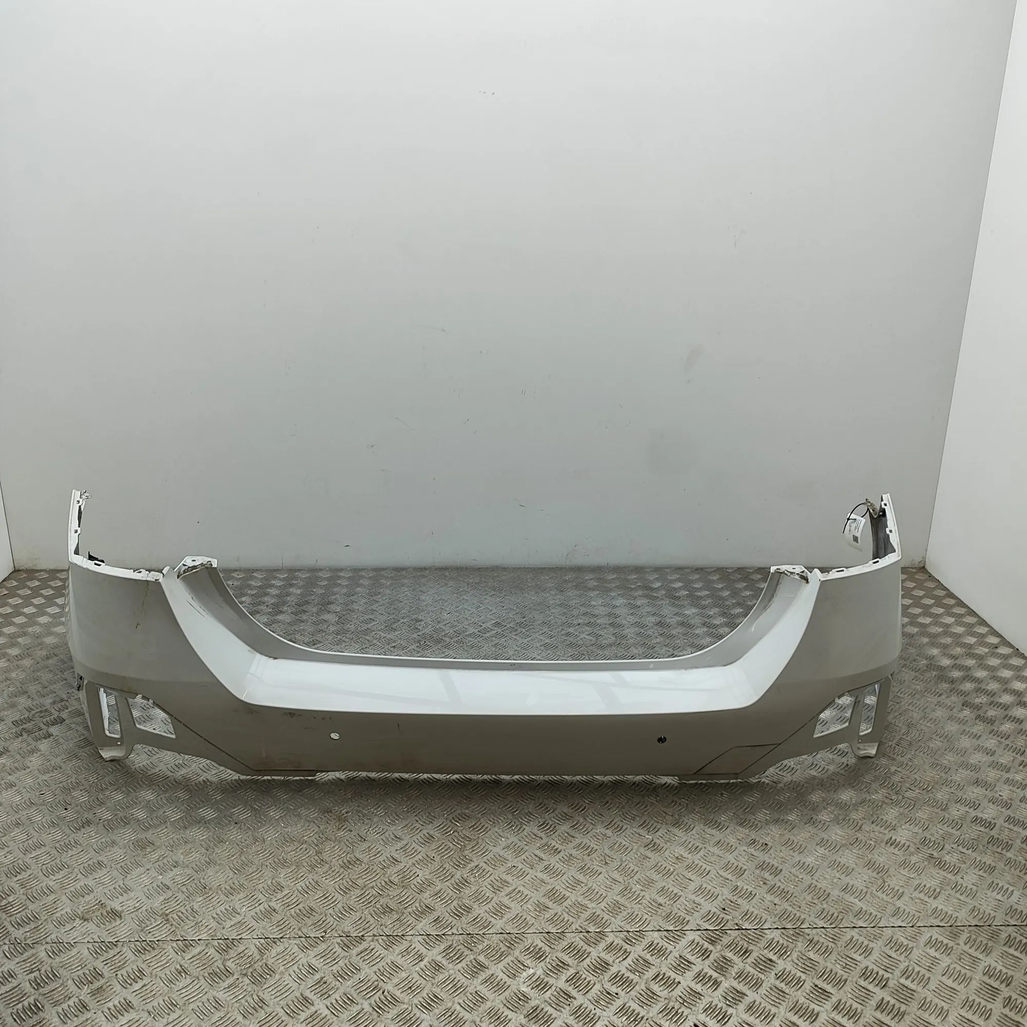 BMW 5 (G30 / G31) Bumper rear Bumper rear — BMW 5 SERIES (G60) (2023-PRESENT)...