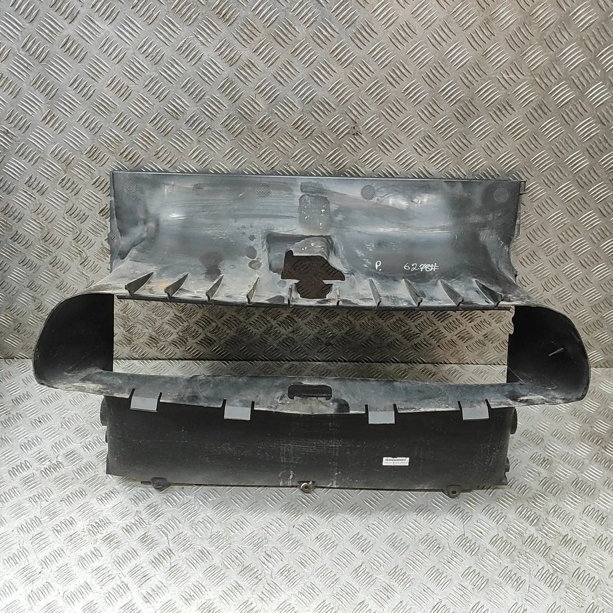 Porsche Cayenne Radiator Air Guide Duct Radiator Air Guide Duct — PORSCHE CAYENNE (92A)...