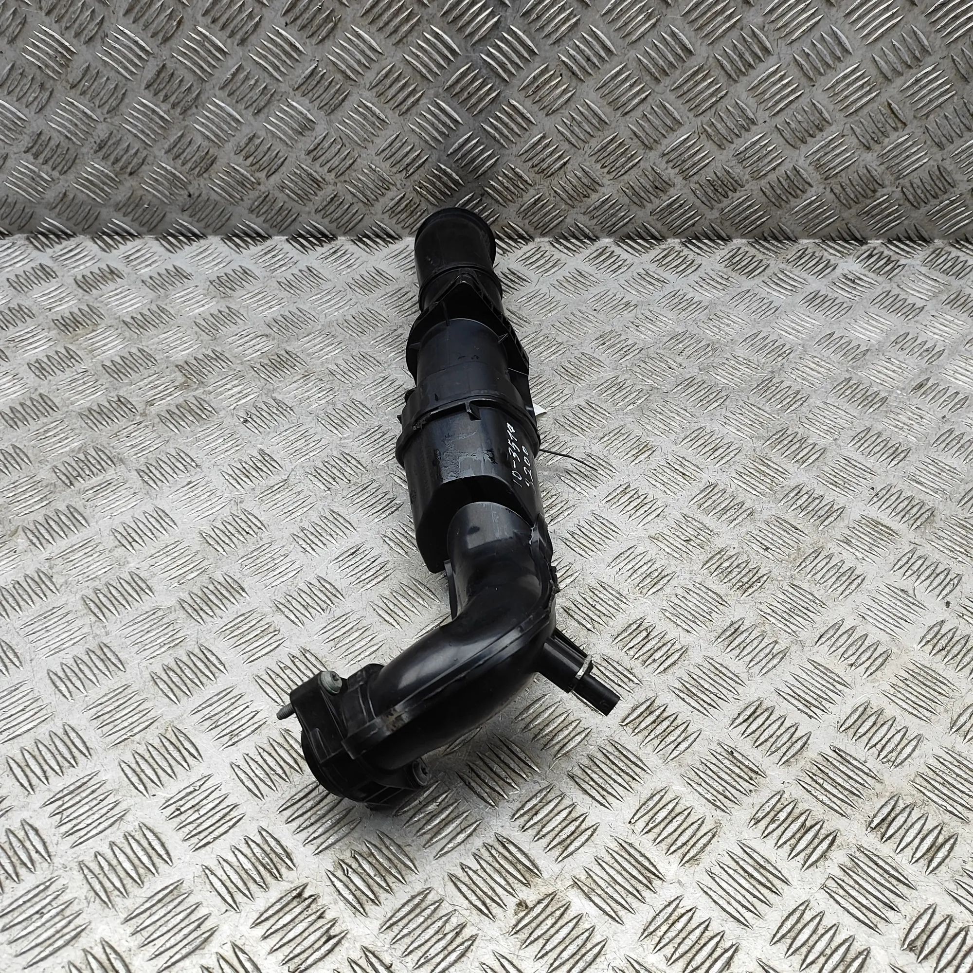 Porsche Cayenne Intercooler Hose Pipe Intercooler Hose Pipe — PORSCHE CAYENNE (9Y0/9Y...