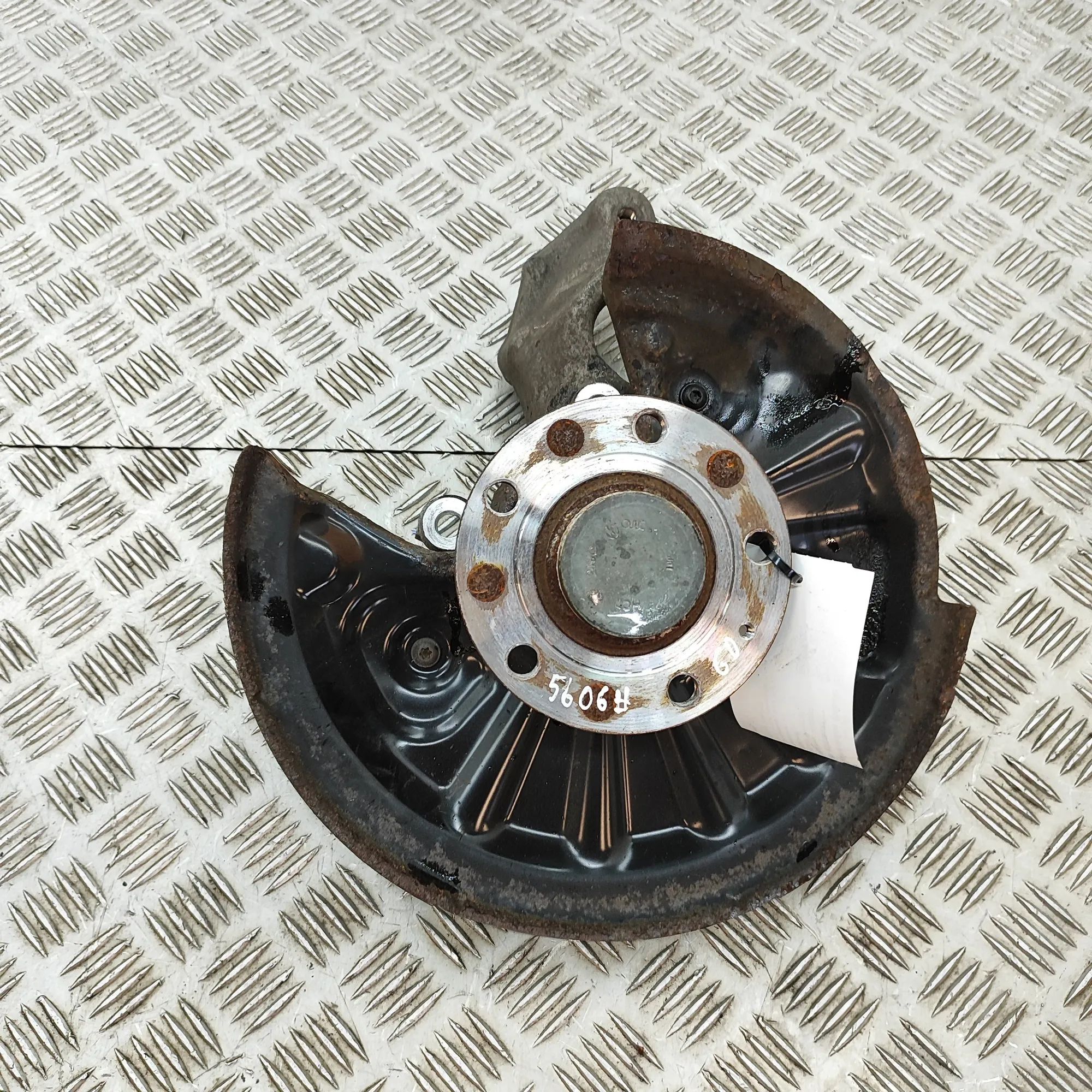 Audi TT (8S) Rear Right Wheel Hub Rear Right Wheel Hub — AUDI TT (FV3) (2014-...)...