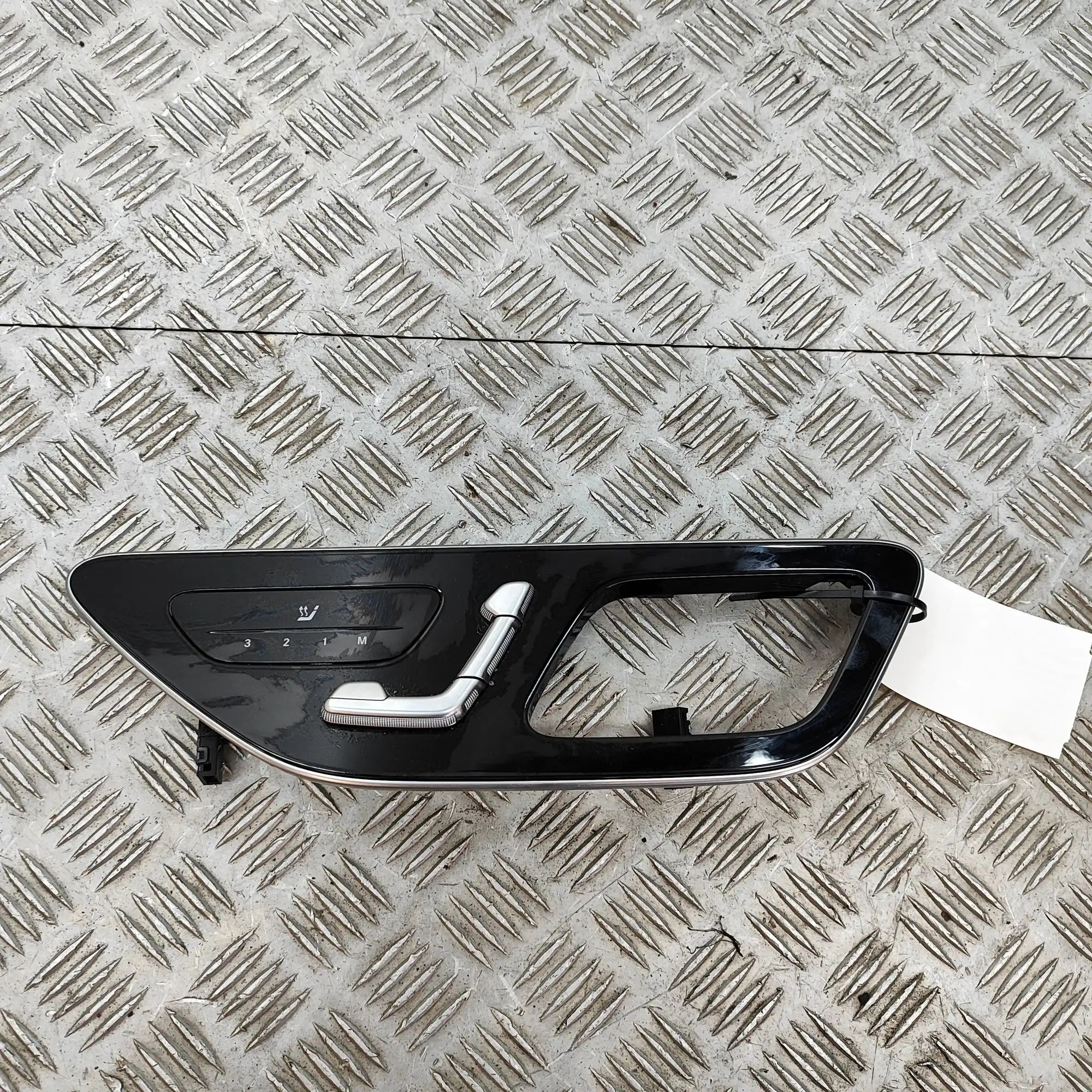Mercedes-Benz A (W177) Right Seat Control Buttons Right Seat Control Buttons — MERCEDES BENZ C-CL...
