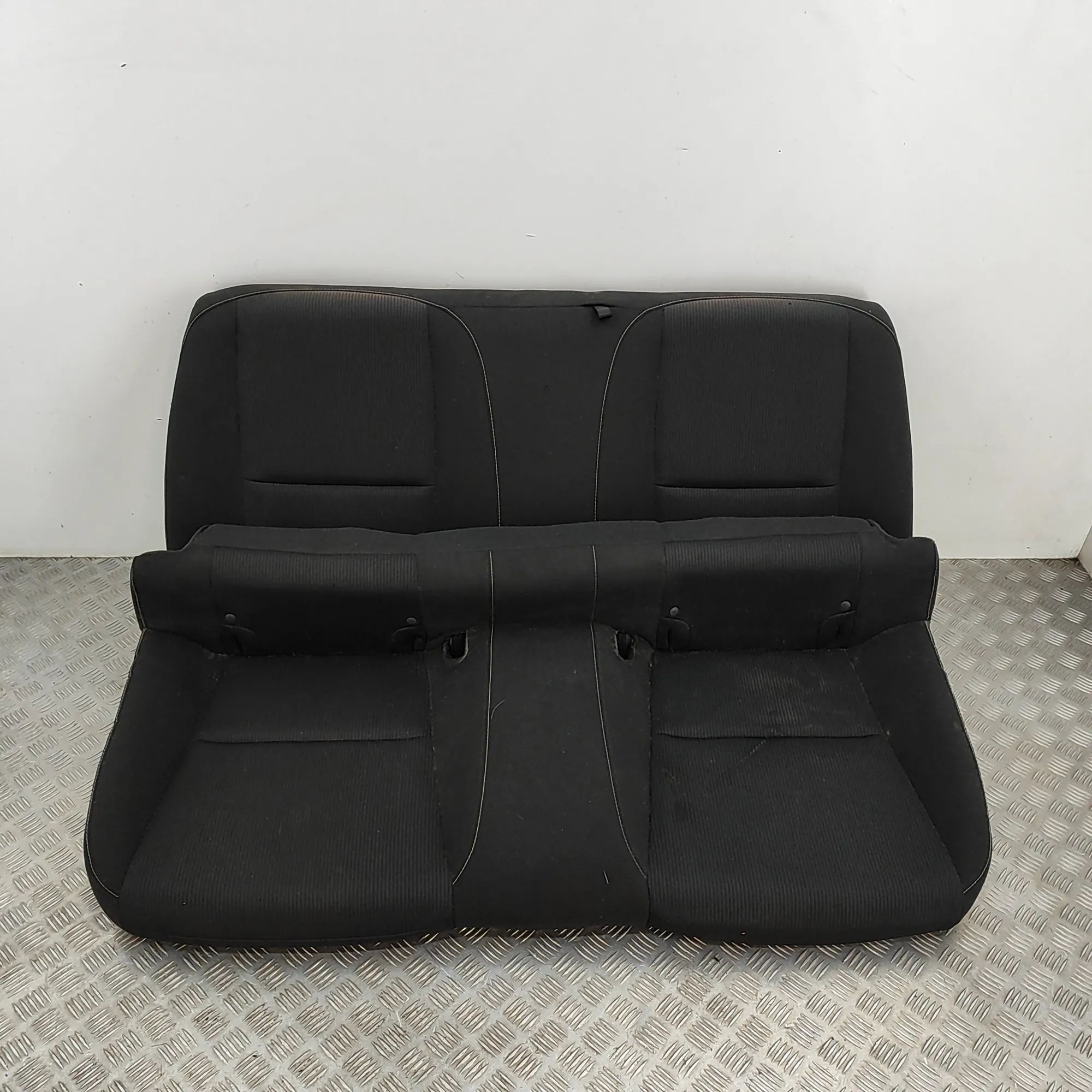 Chevrolet Camaro Заднее сиденье Rear seat — CHEVROLET CAMARO (2009-2015) — 2096...