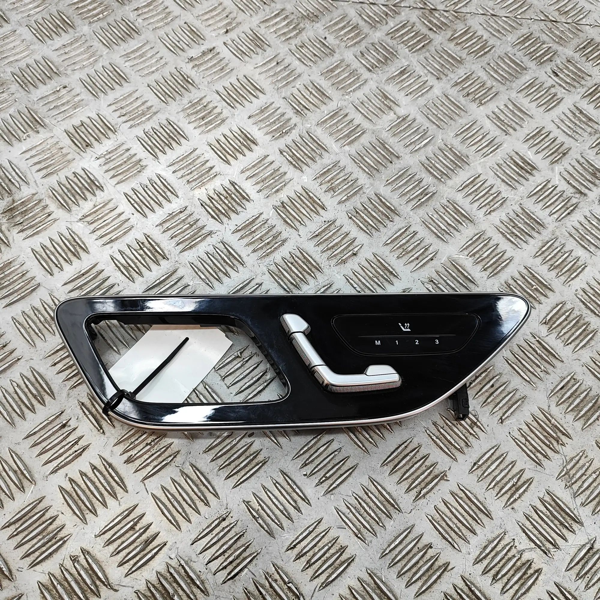 Mercedes-Benz A (W177) Left Seat Control Switches Left Seat Control Switches — MERCEDES BENZ C-CL...