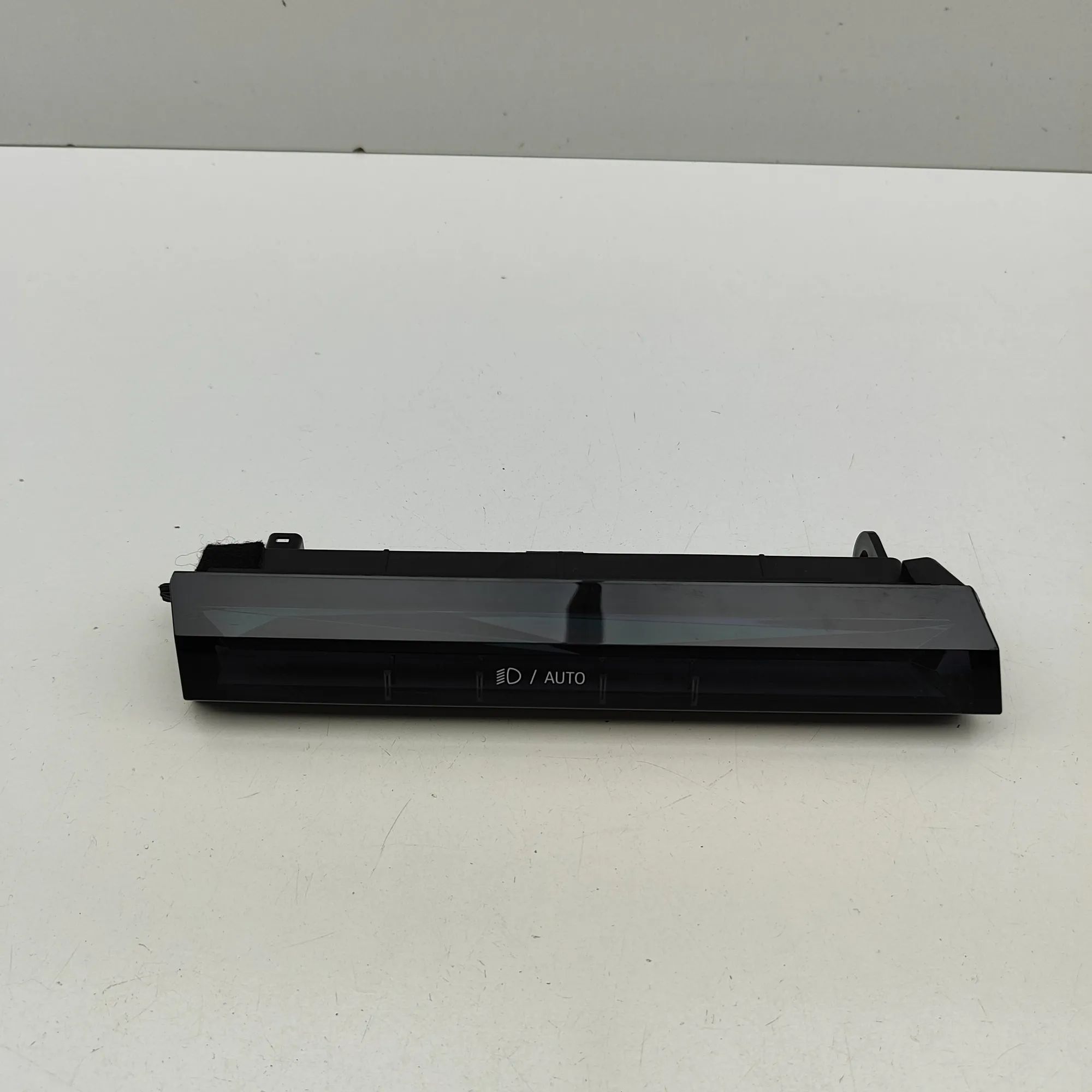 BMW 5 / i5 (G60 / G61) Headlight Switch Control Unit Headlight Switch Control Unit — BMW 5 SERIES (G...