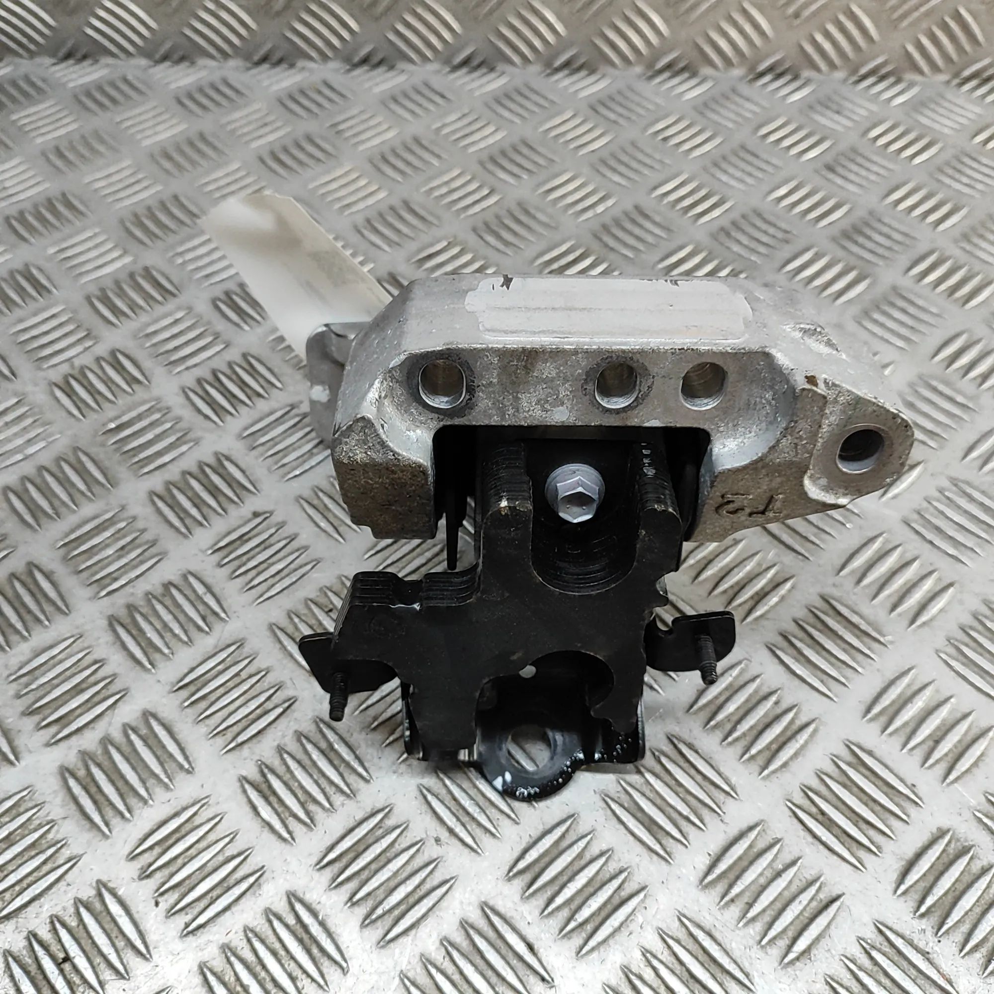 Lexus RX Left Side Engine Mount Left Side Engine Mount — LEXUS RX (_LA1_, _LH1_...