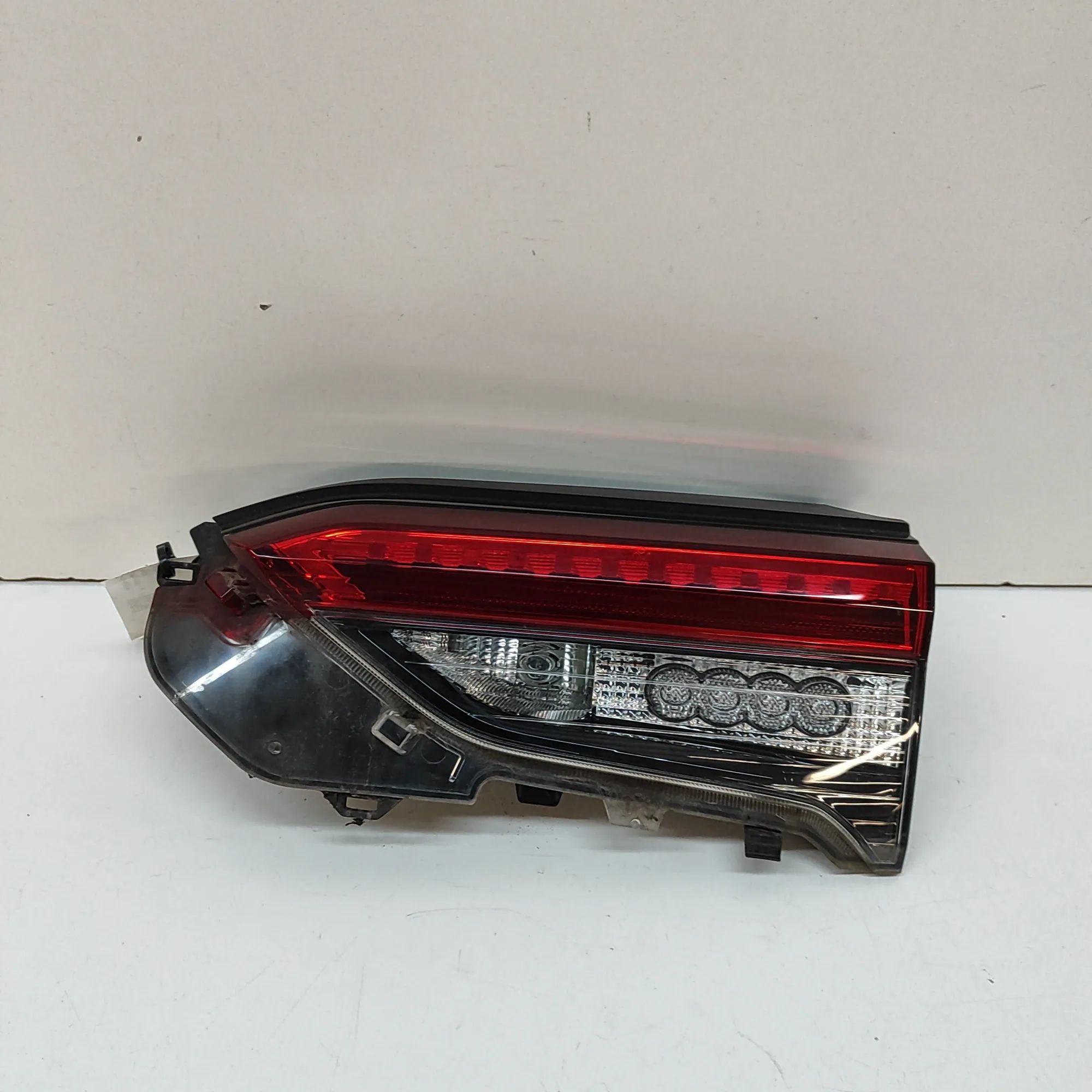 Toyota RAV4 (XA40) Right Side Tailgate Tail Light Right Side Tailgate Tail Light — TOYOTA RAV (4 ...