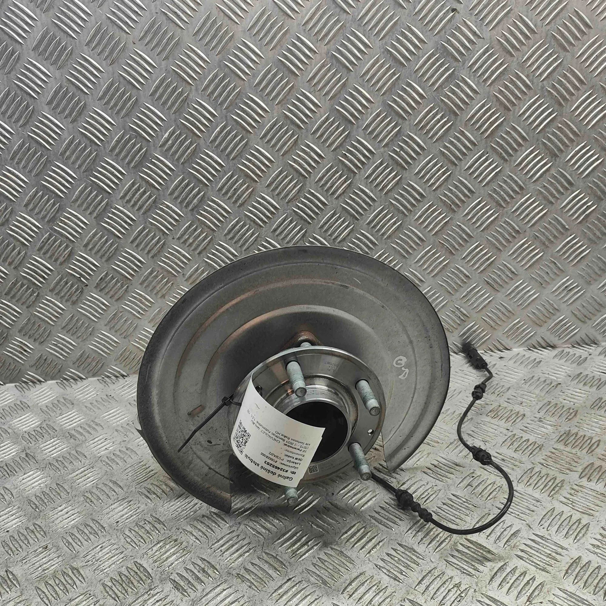 Chevrolet Malibu Rear Right Wheel Hub Rear Right Wheel Hub — CHEVROLET MALIBU (2015-....